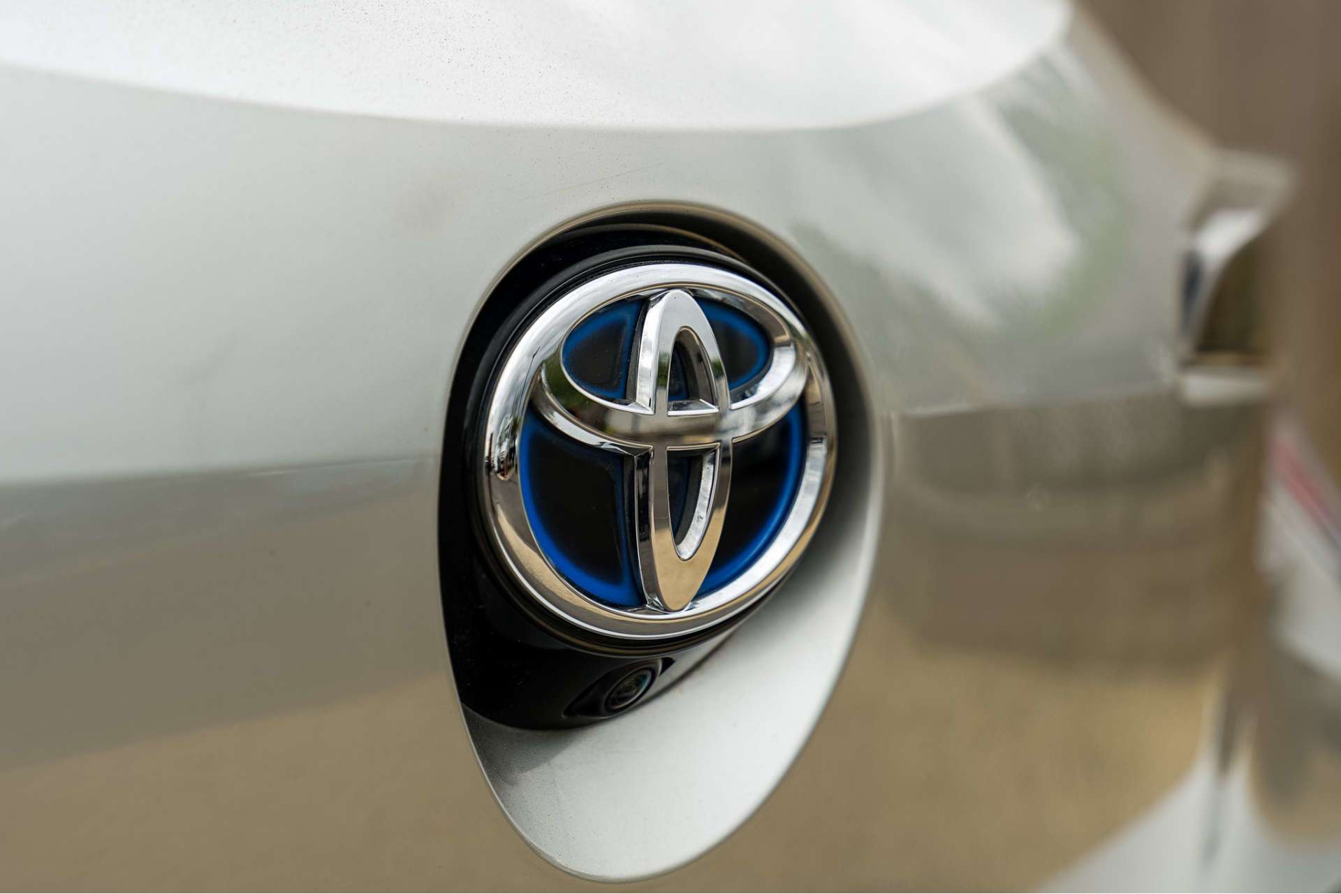 TOYOTA COROLLA 2.0 VVT-h Excel Hatchback 5dr Petrol Hybrid CVT Euro 6 (s/s) (184 ps) For Sale