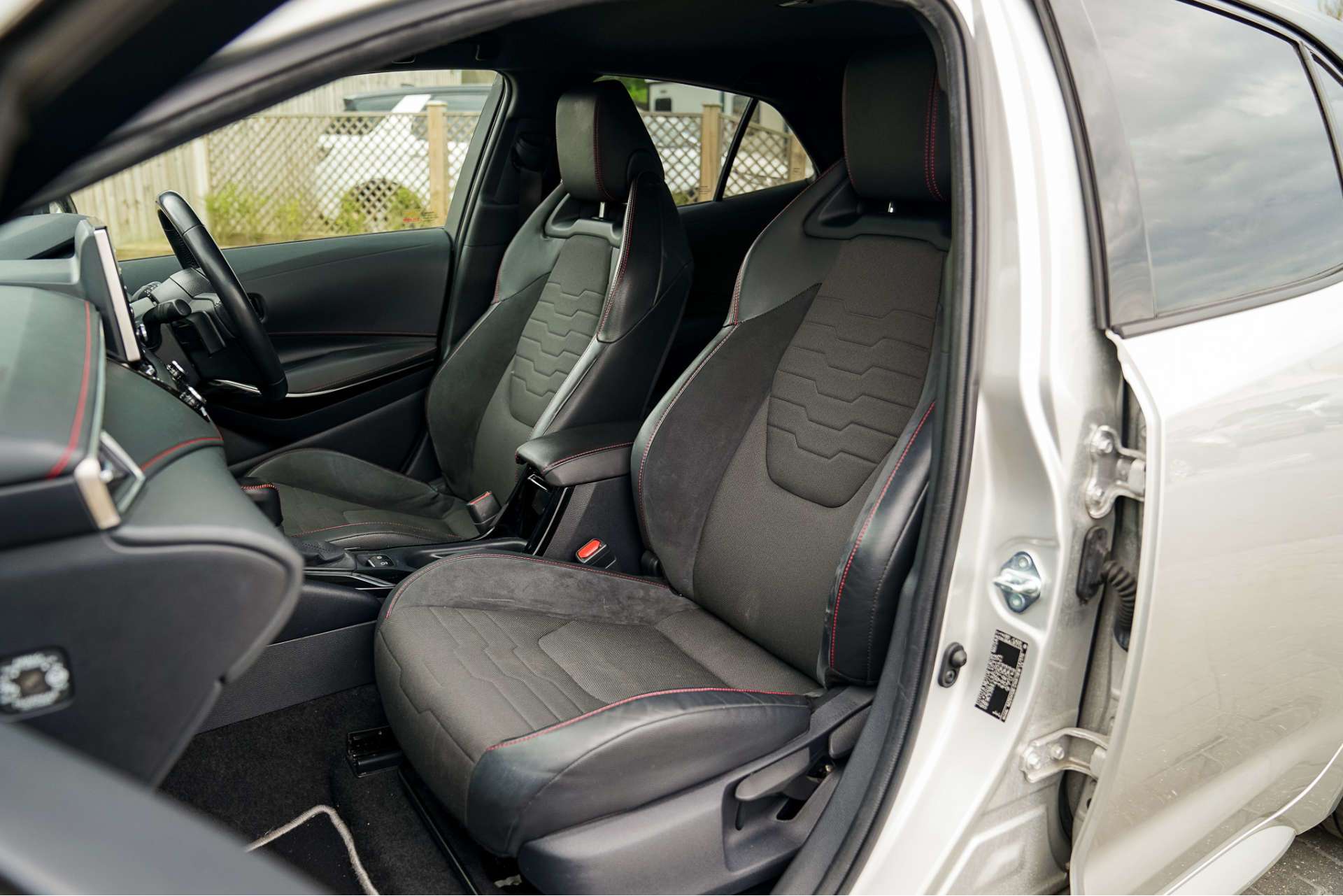 TOYOTA COROLLA 2.0 VVT-h Excel Hatchback 5dr Petrol Hybrid CVT Euro 6 (s/s) (184 ps) For Sale