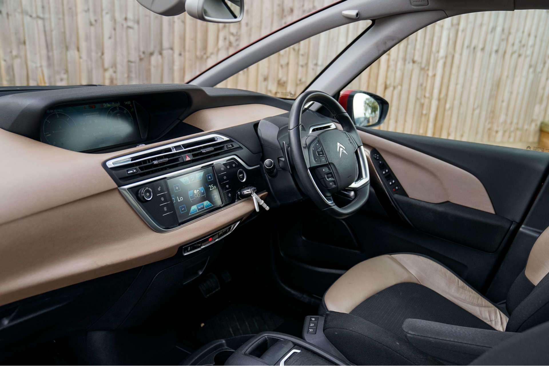 CITROEN C4 PICASSO 1.6 C4 Picasso Exclusive+ Airdream e-HDi S-A 5dr For Sale