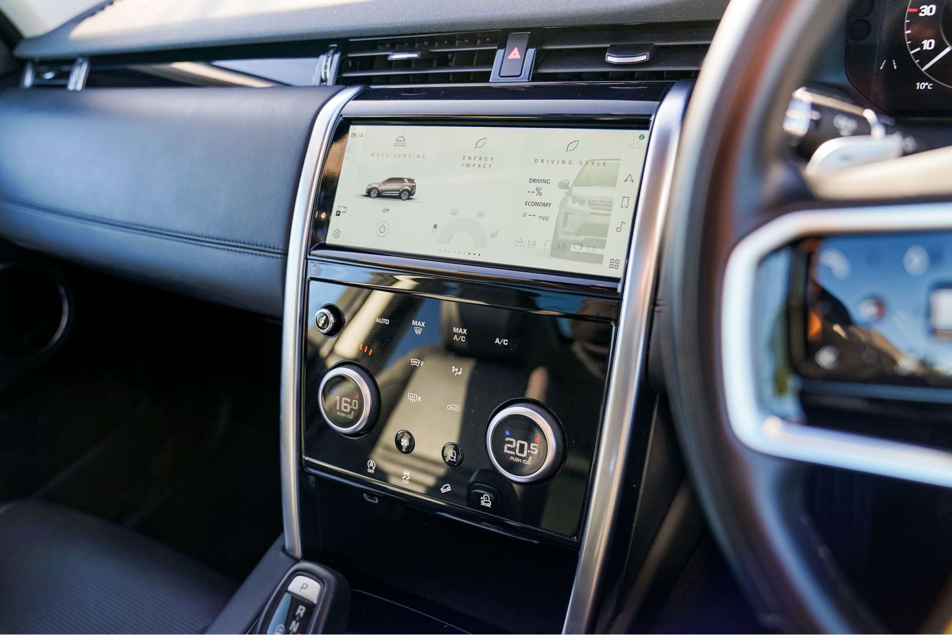 LAND ROVER DISCOVERY SPORT 2.0 Discovery Sport HSE D MHEV Auto 4WD 5dr For Sale