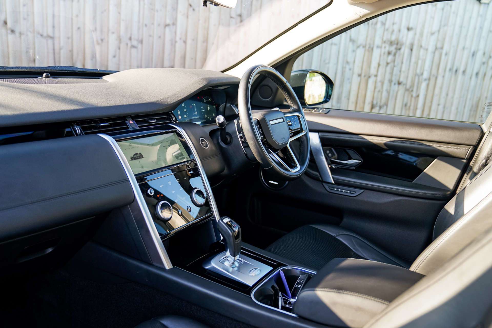 LAND ROVER DISCOVERY SPORT 2.0 Discovery Sport HSE D MHEV Auto 4WD 5dr For Sale