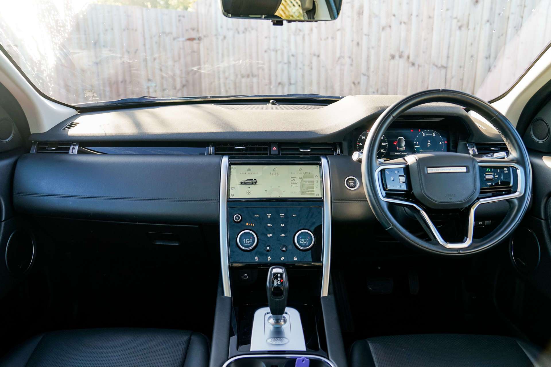 LAND ROVER DISCOVERY SPORT 2.0 Discovery Sport HSE D MHEV Auto 4WD 5dr For Sale