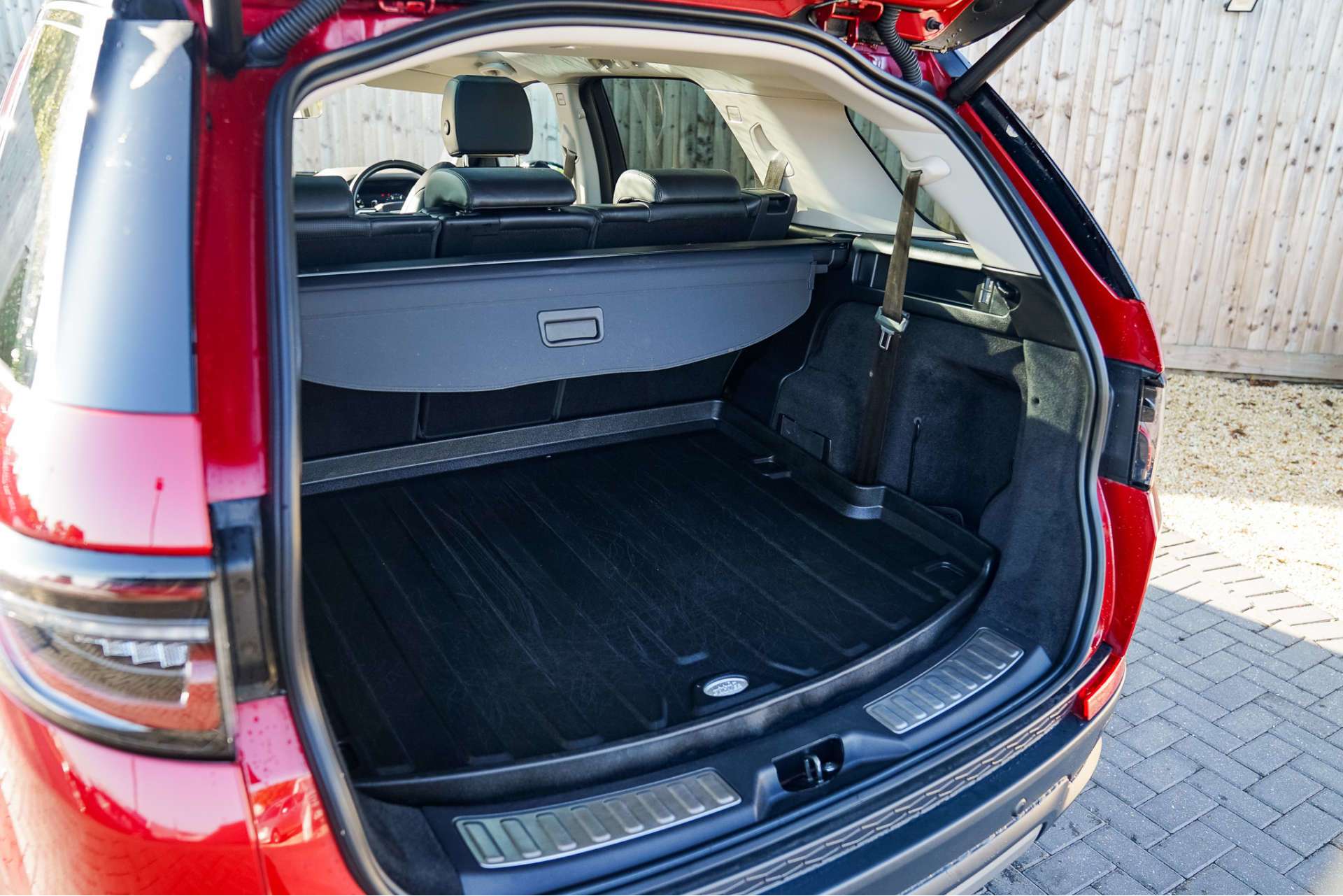 LAND ROVER DISCOVERY SPORT 2.0 Discovery Sport HSE D MHEV Auto 4WD 5dr For Sale