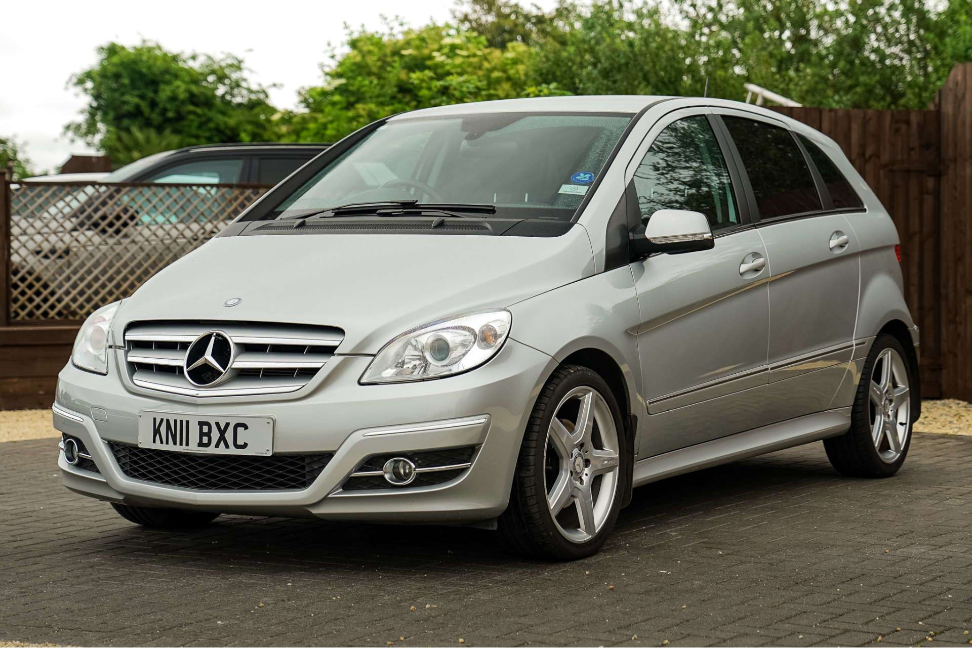 MERCEDES-BENZ B CLASS 2.0 B200 CDI SE MPV 5dr Diesel CVT (146 g/km, 140 bhp) For Sale