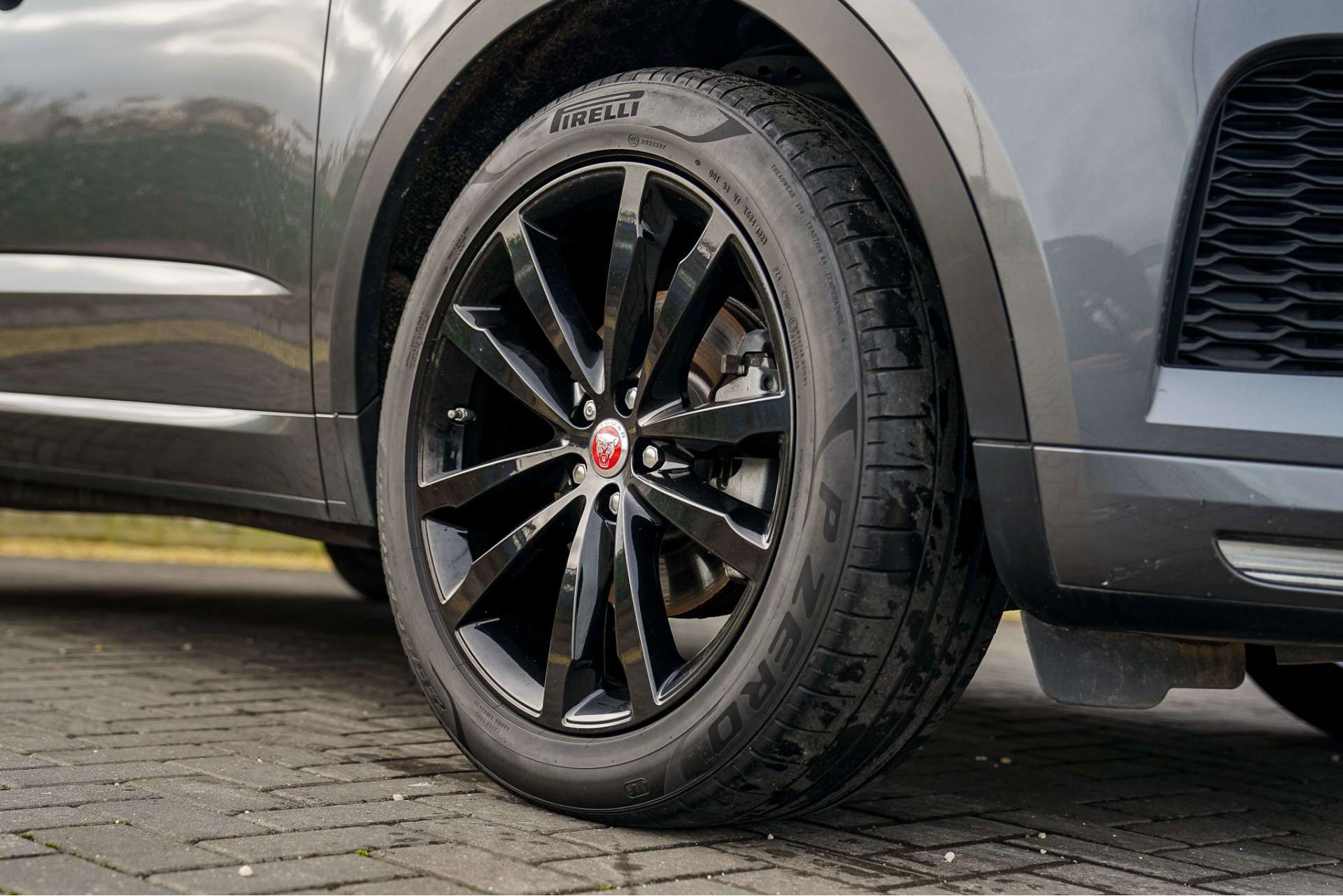 JAGUAR E-PACE 2.0 E-Pace Chequered Flag D AWD Auto 4WD 5dr For Sale