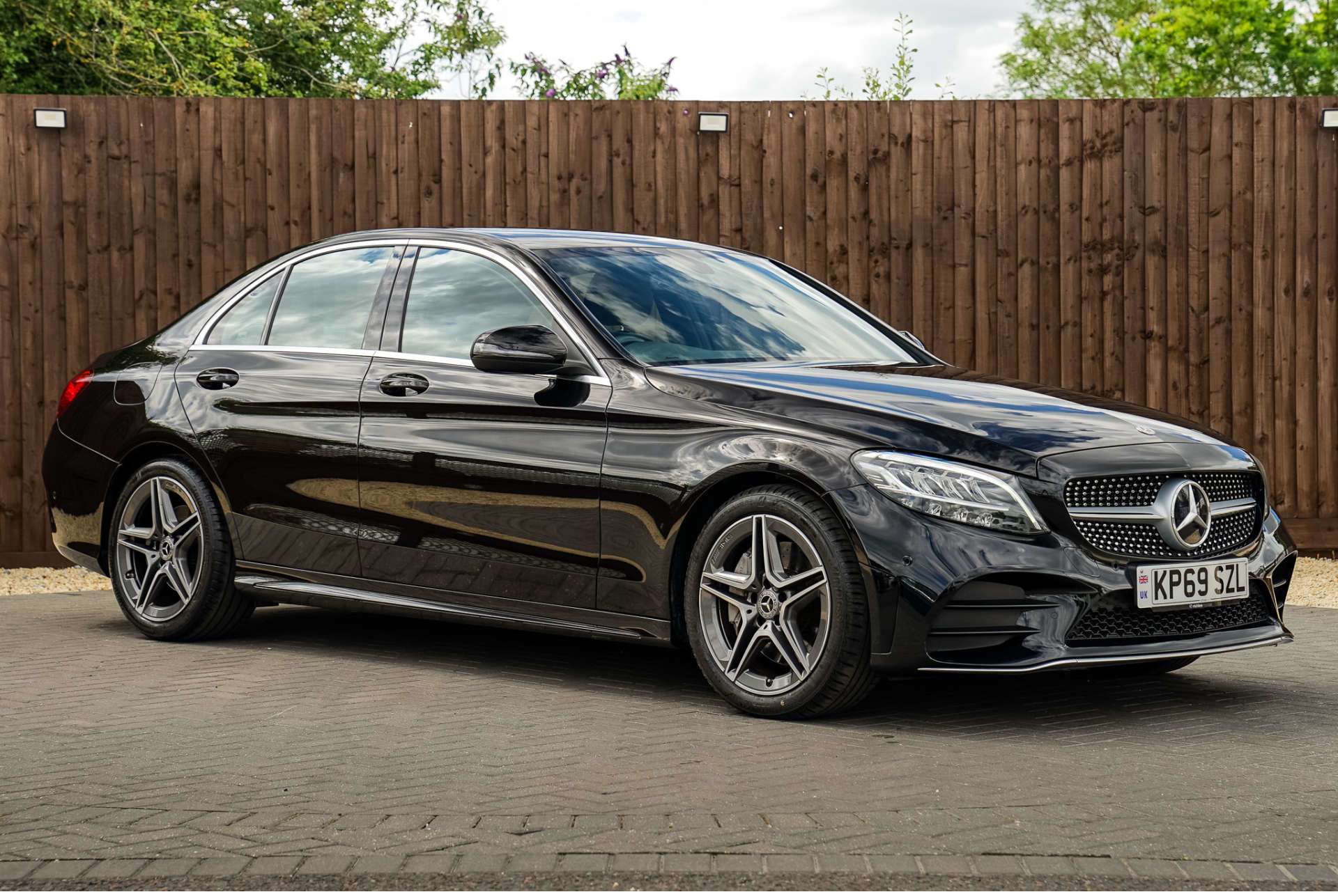 MERCEDES-BENZ C CLASS 2.0 C300 AMG Line Saloon 4dr Petrol G-Tronic+ Euro 6 (s/s) (258 ps) For Sale
