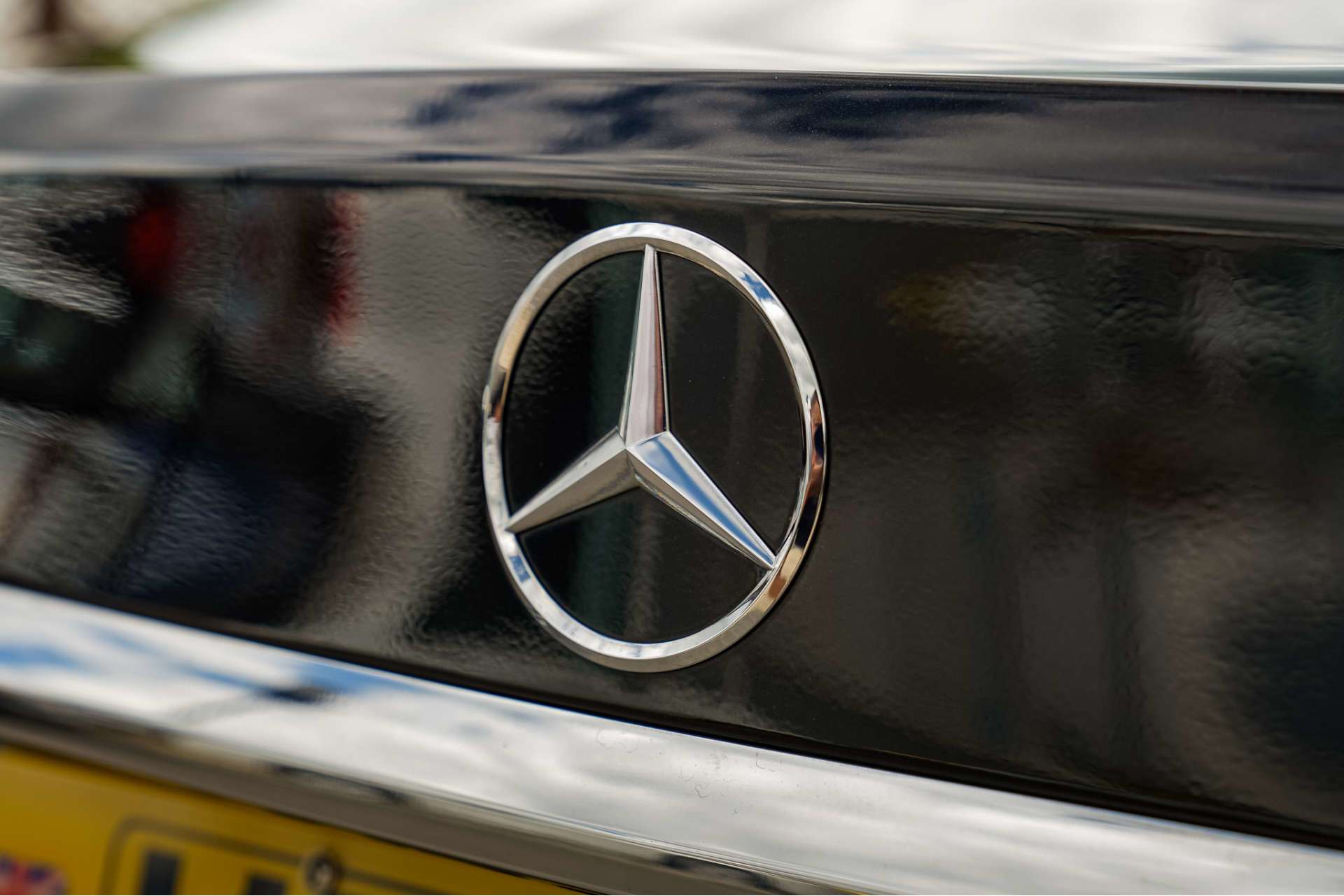 MERCEDES-BENZ C CLASS 2.0 C300 AMG Line Saloon 4dr Petrol G-Tronic+ Euro 6 (s/s) (258 ps) For Sale