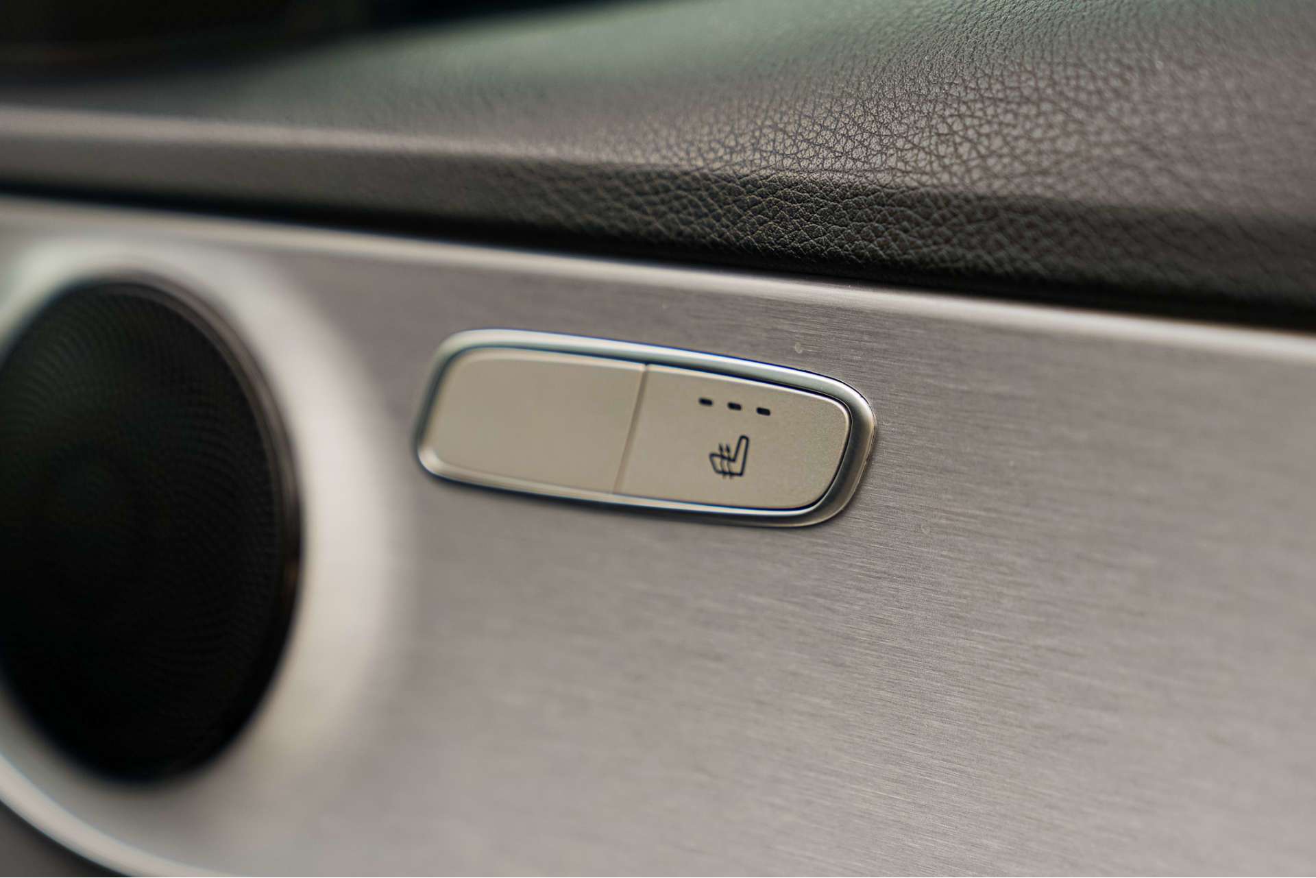 MERCEDES-BENZ C CLASS 2.0 C300 AMG Line Saloon 4dr Petrol G-Tronic+ Euro 6 (s/s) (258 ps) For Sale