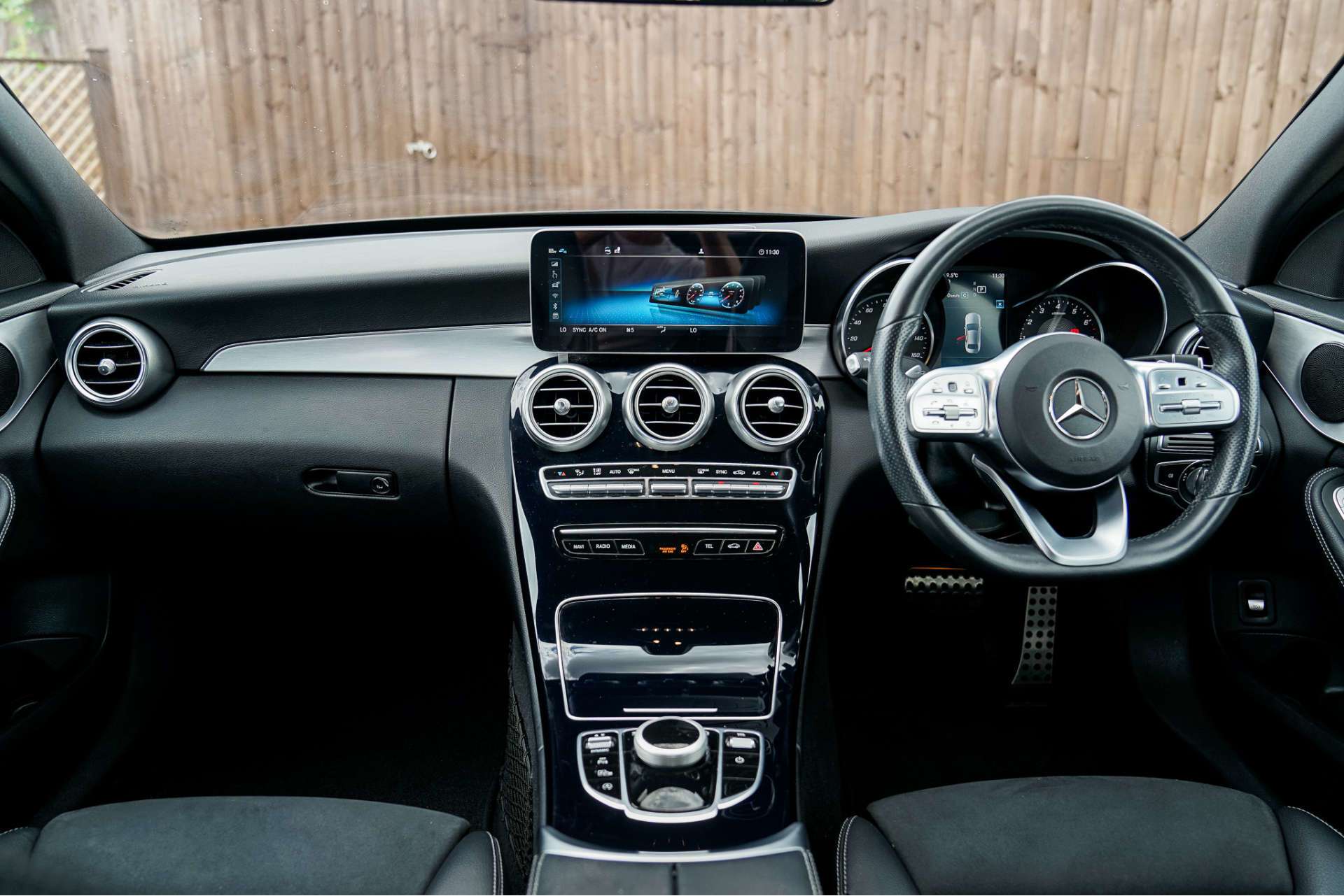 MERCEDES-BENZ C CLASS 2.0 C300 AMG Line Saloon 4dr Petrol G-Tronic+ Euro 6 (s/s) (258 ps) For Sale