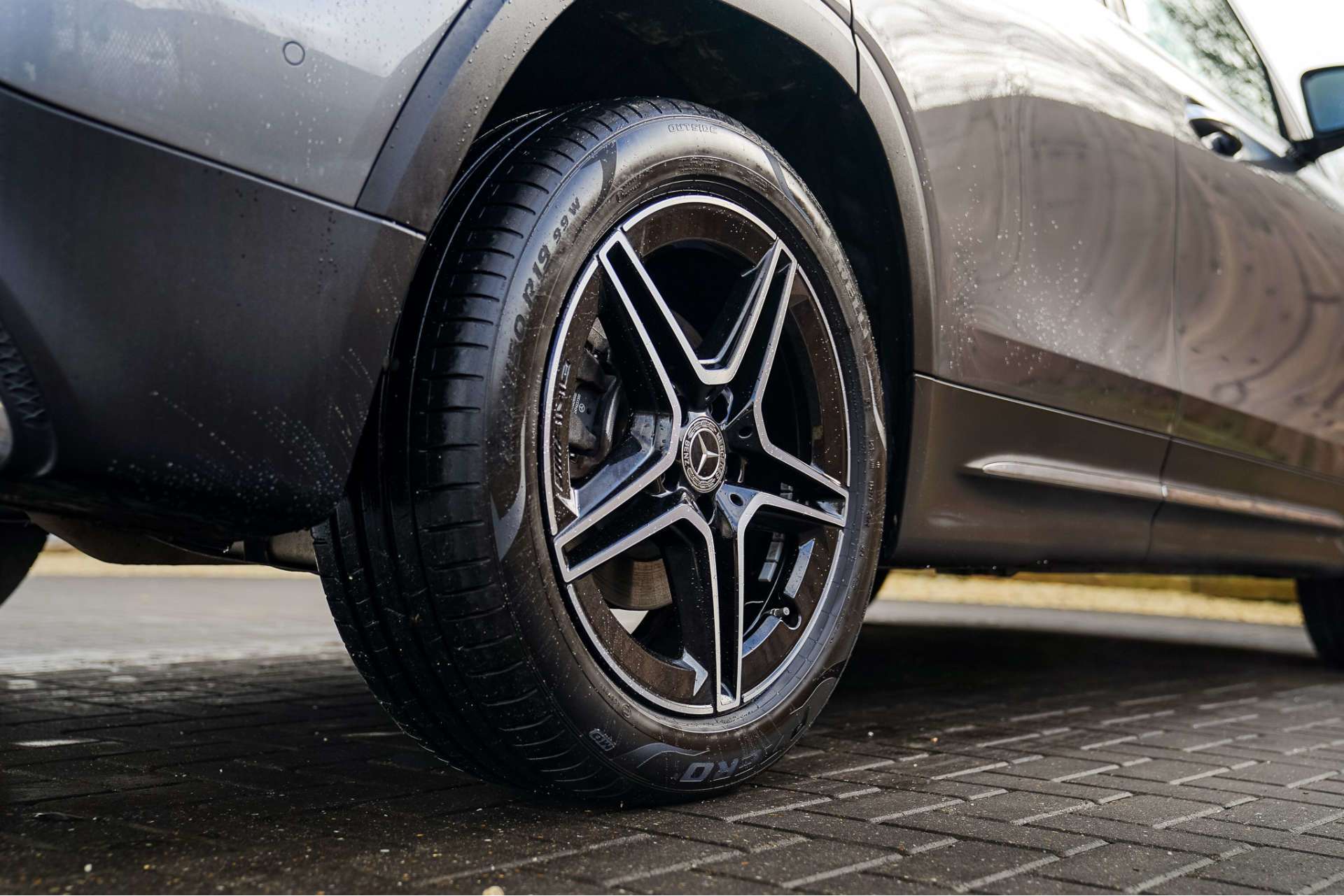 MERCEDES-BENZ GLB 1.3 GLB 200 AMG Line Premium Auto 5dr For Sale