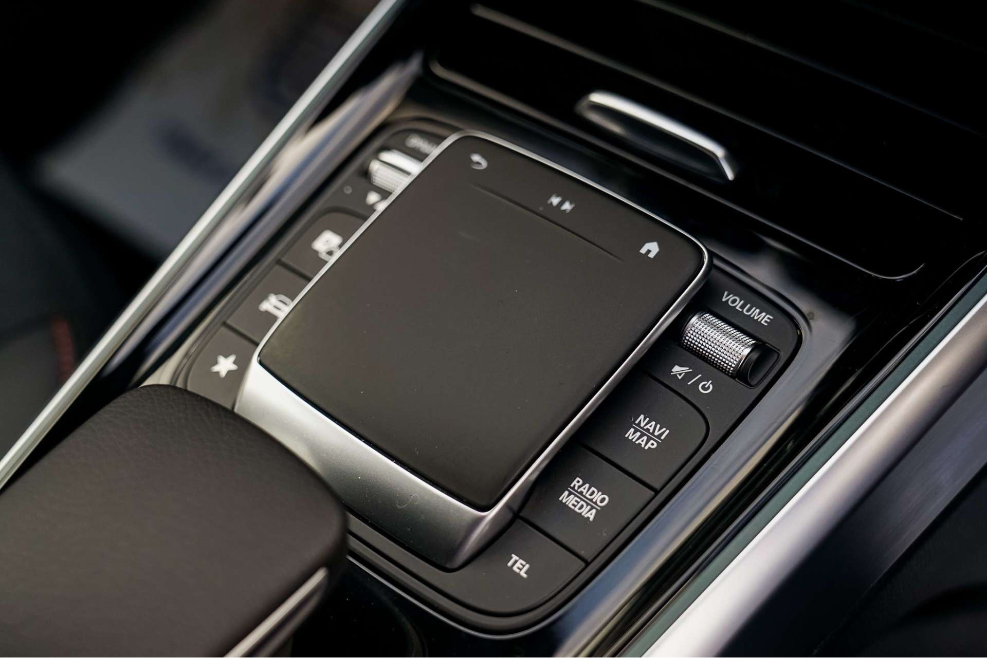 MERCEDES-BENZ GLB 1.3 GLB 200 AMG Line Premium Auto 5dr For Sale