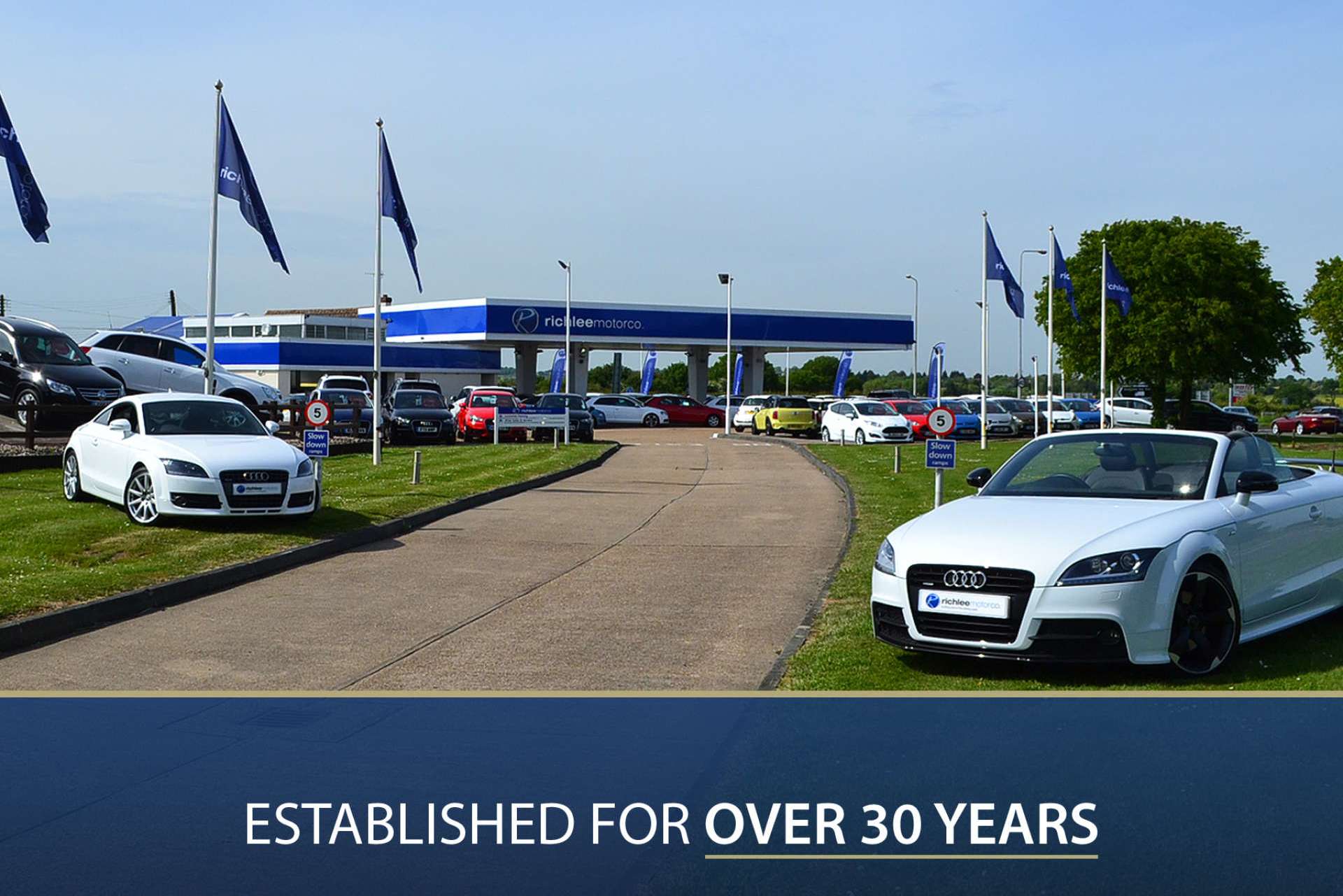 JAGUAR F-PACE 2.0 D180 Chequered Flag SUV 5dr Diesel Auto AWD Euro 6 (s/s) (180 ps) For Sale