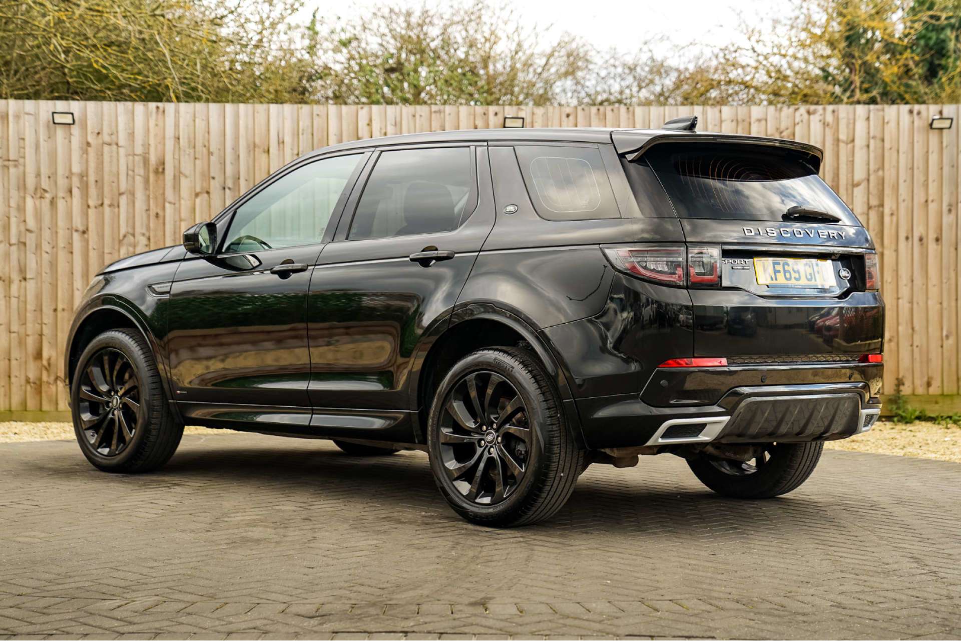 LAND ROVER DISCOVERY SPORT 2.0 Discovery Sport R-Dynamic HSE D Auto 4WD 5dr For Sale