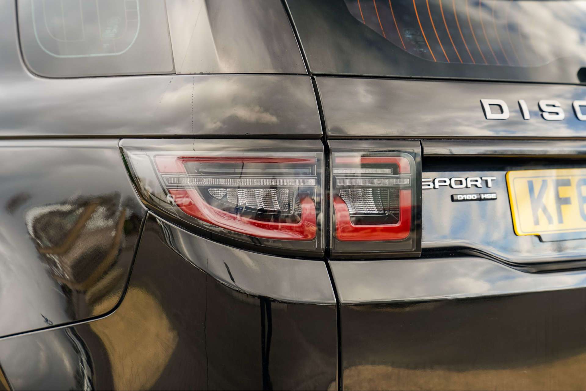 LAND ROVER DISCOVERY SPORT 2.0 Discovery Sport R-Dynamic HSE D Auto 4WD 5dr For Sale