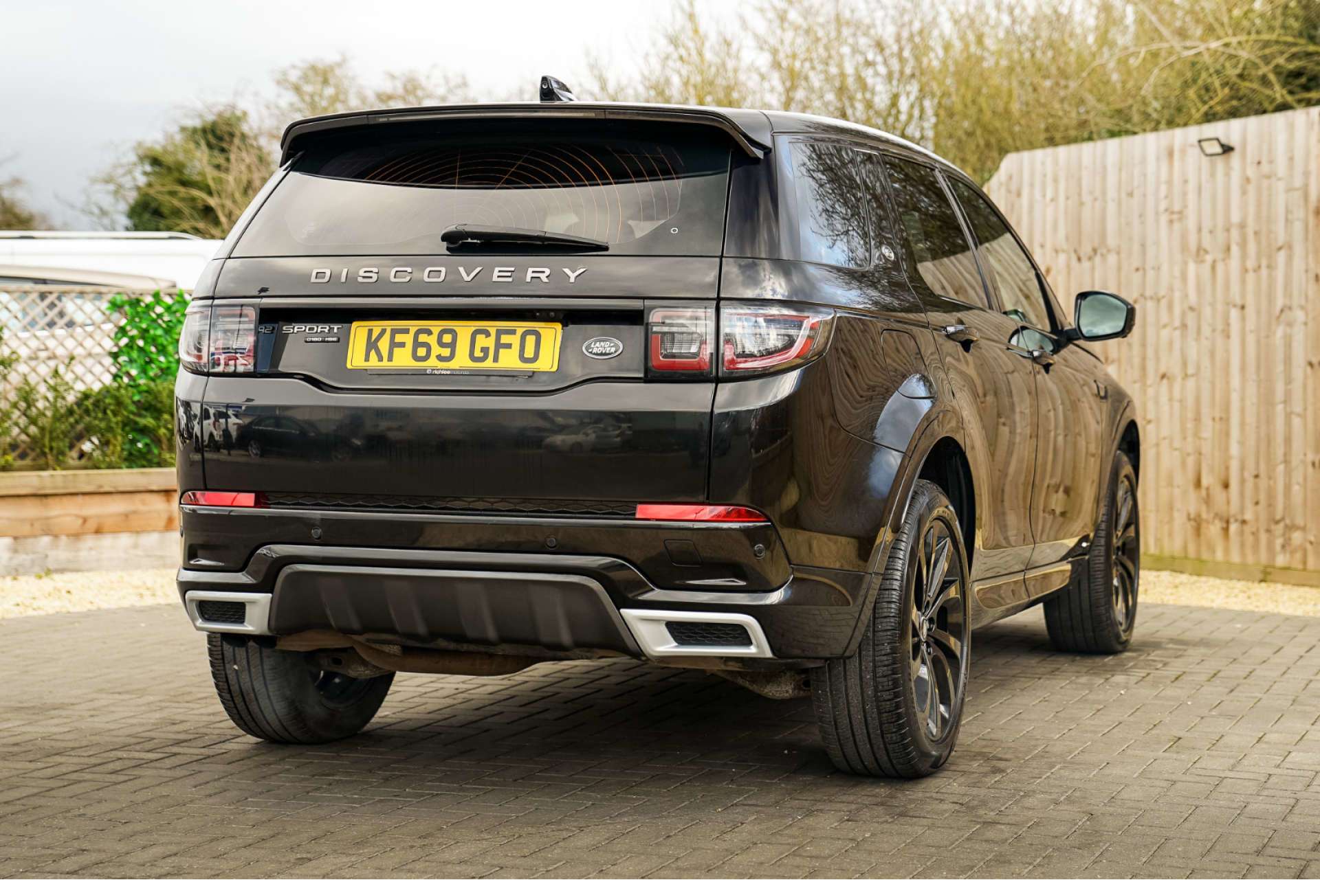 LAND ROVER DISCOVERY SPORT 2.0 Discovery Sport R-Dynamic HSE D Auto 4WD 5dr For Sale