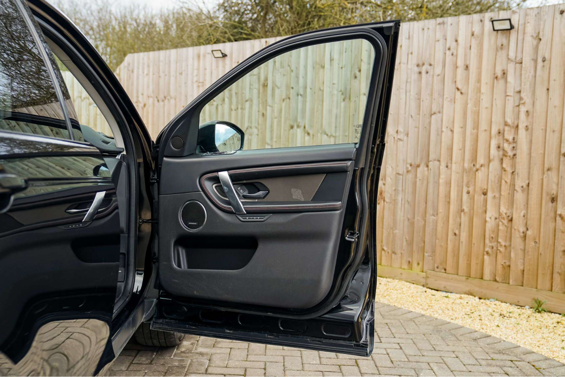 LAND ROVER DISCOVERY SPORT 2.0 Discovery Sport R-Dynamic HSE D Auto 4WD 5dr For Sale