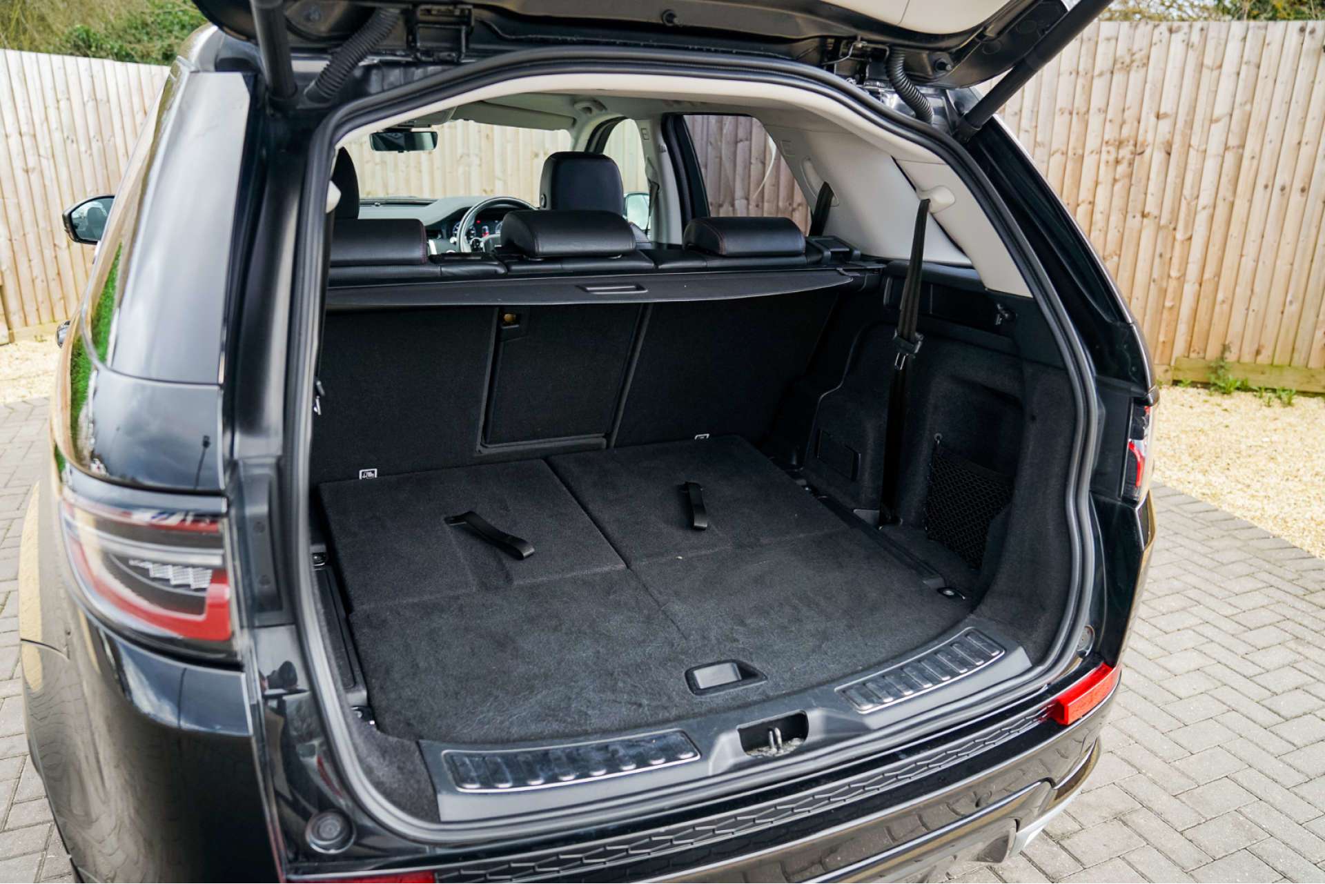 LAND ROVER DISCOVERY SPORT 2.0 Discovery Sport R-Dynamic HSE D Auto 4WD 5dr For Sale