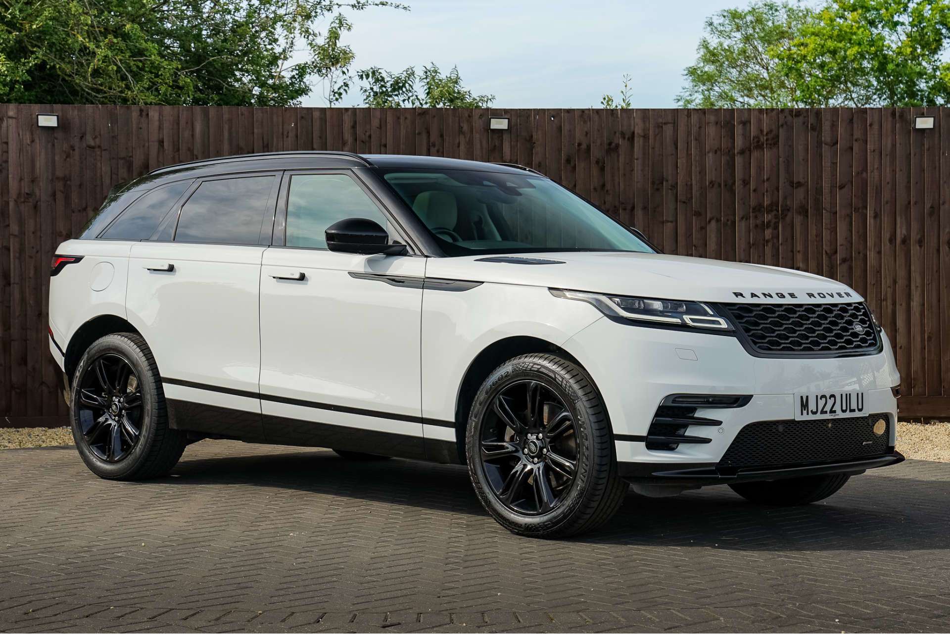 LAND ROVER RANGE ROVER VELAR 2.0 D200 MHEV Edition SUV 5dr Diesel Auto 4WD Euro 6 (s/s) (204 ps) For Sale