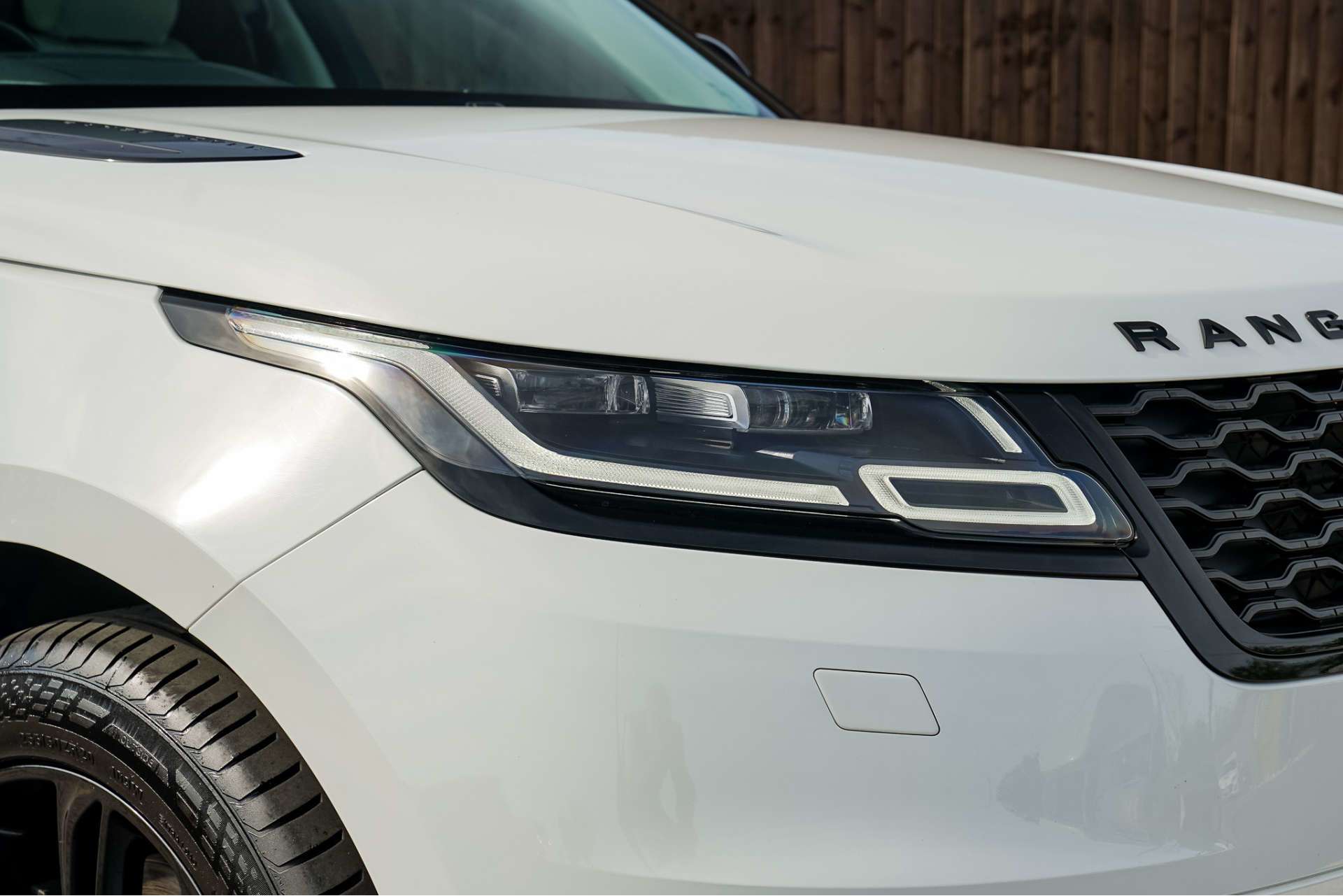 LAND ROVER RANGE ROVER VELAR 2.0 D200 MHEV Edition SUV 5dr Diesel Auto 4WD Euro 6 (s/s) (204 ps) For Sale