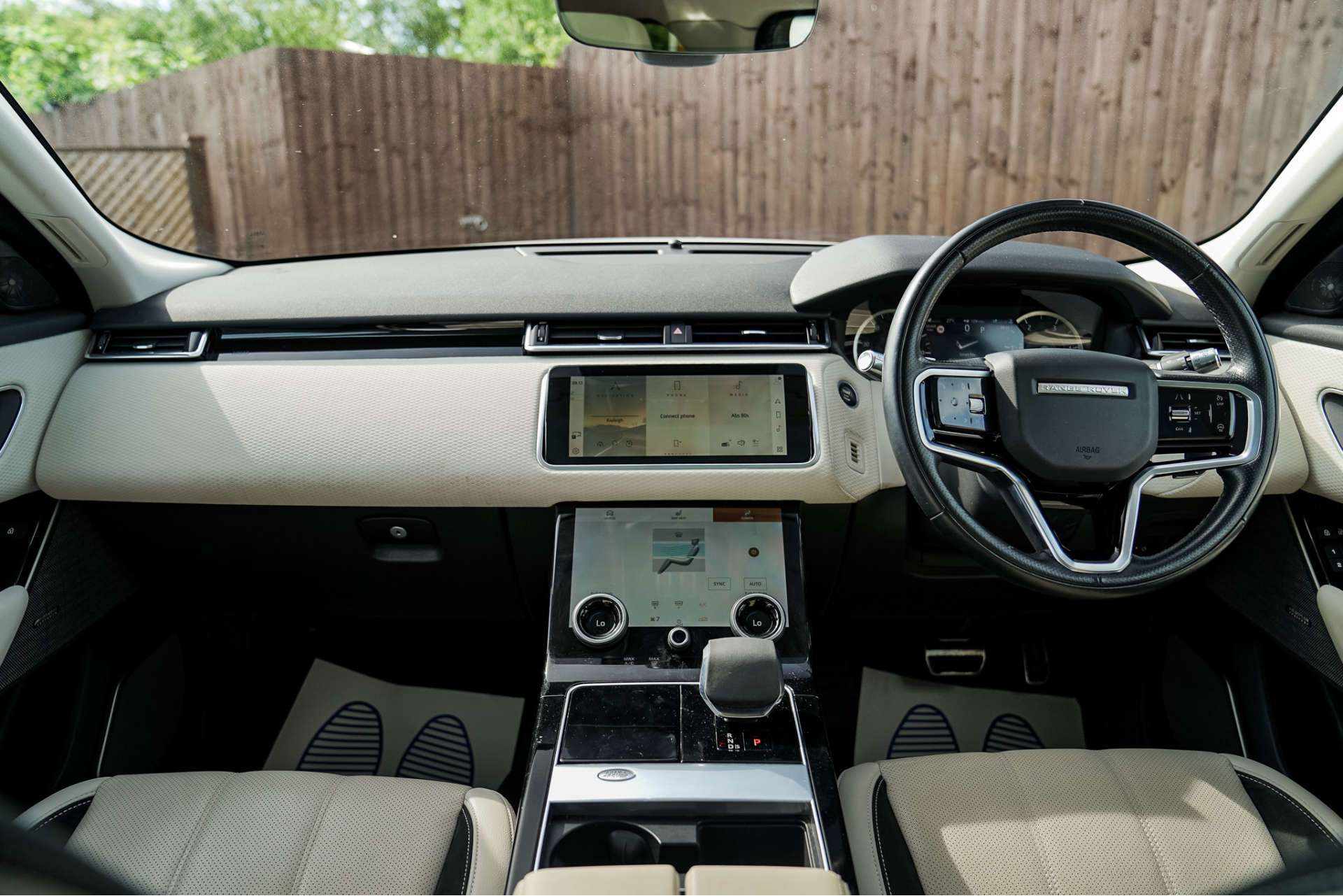 LAND ROVER RANGE ROVER VELAR 2.0 D200 MHEV Edition SUV 5dr Diesel Auto 4WD Euro 6 (s/s) (204 ps) For Sale