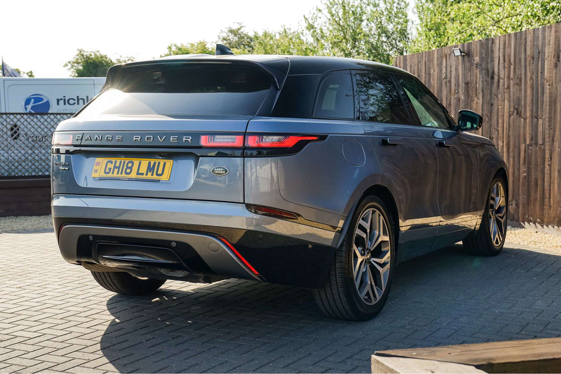 LAND ROVER RANGE ROVER VELAR 2.0 D240 R-Dynamic HSE SUV 5dr Diesel Auto 4WD Euro 6 (s/s) (240 ps) For Sale