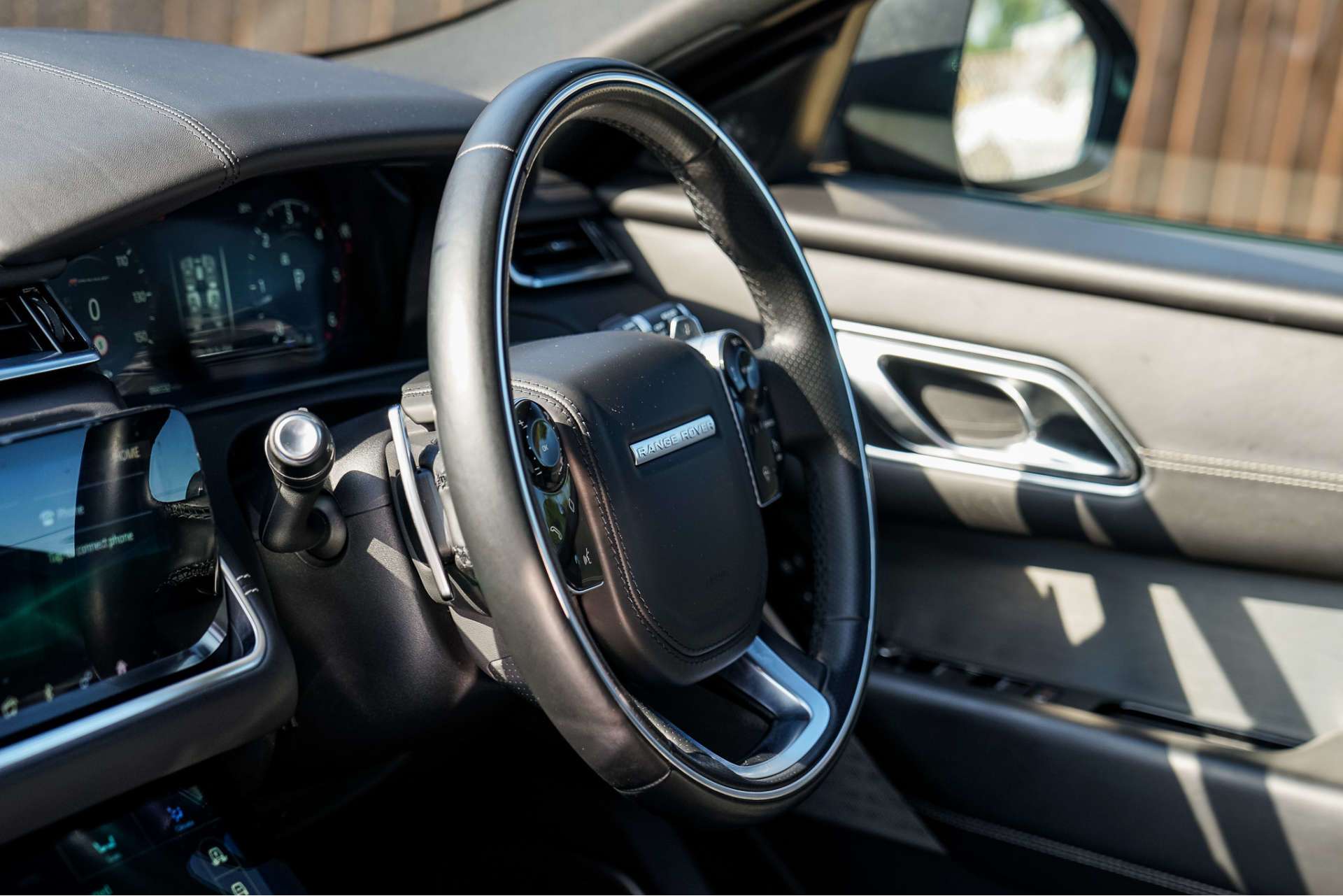 LAND ROVER RANGE ROVER VELAR 2.0 D240 R-Dynamic HSE SUV 5dr Diesel Auto 4WD Euro 6 (s/s) (240 ps) For Sale