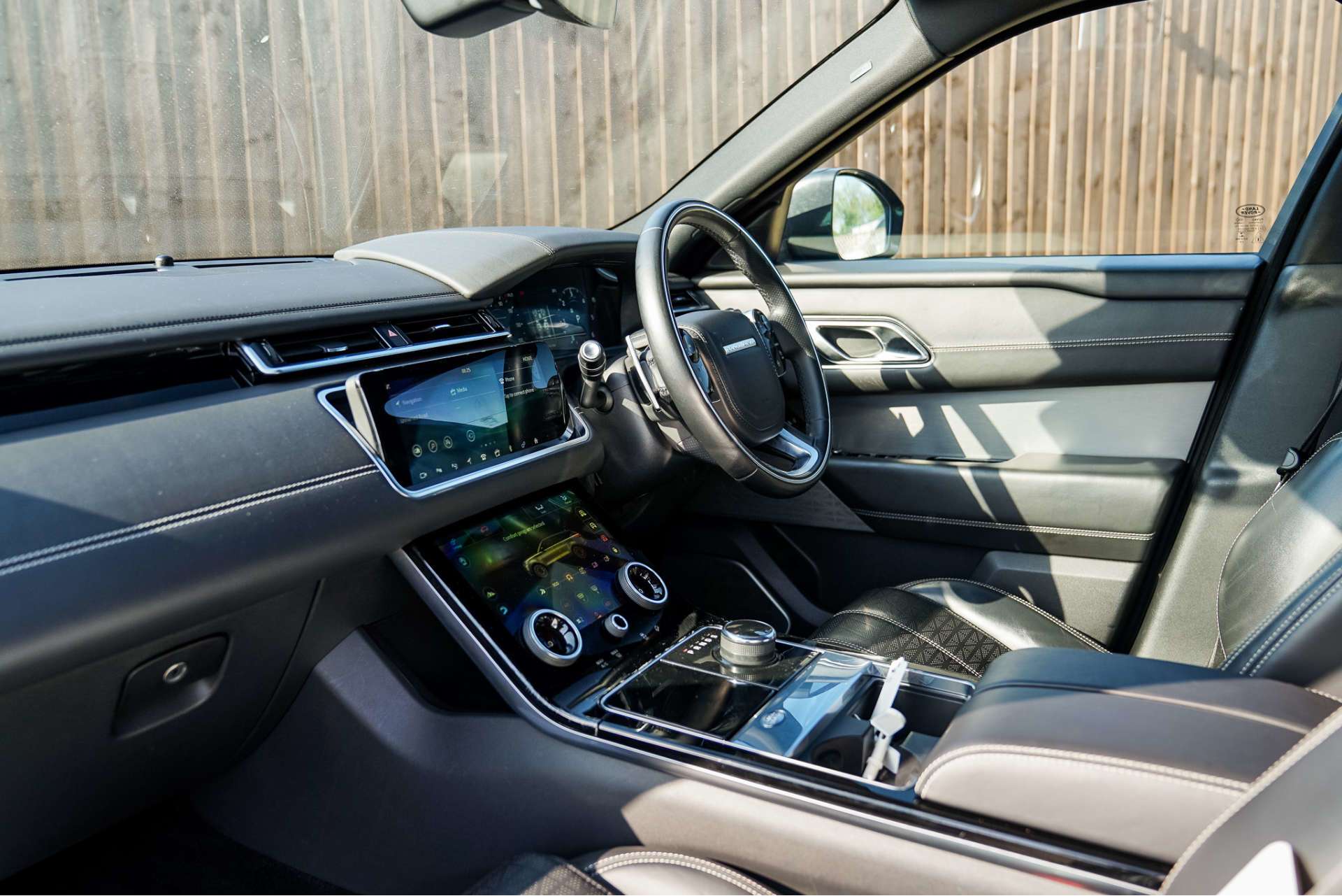 LAND ROVER RANGE ROVER VELAR 2.0 D240 R-Dynamic HSE SUV 5dr Diesel Auto 4WD Euro 6 (s/s) (240 ps) For Sale