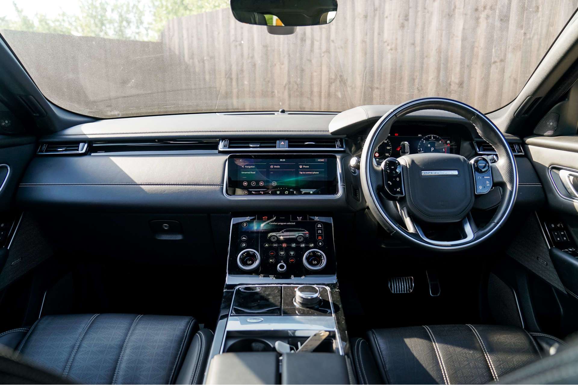 LAND ROVER RANGE ROVER VELAR 2.0 D240 R-Dynamic HSE SUV 5dr Diesel Auto 4WD Euro 6 (s/s) (240 ps) For Sale