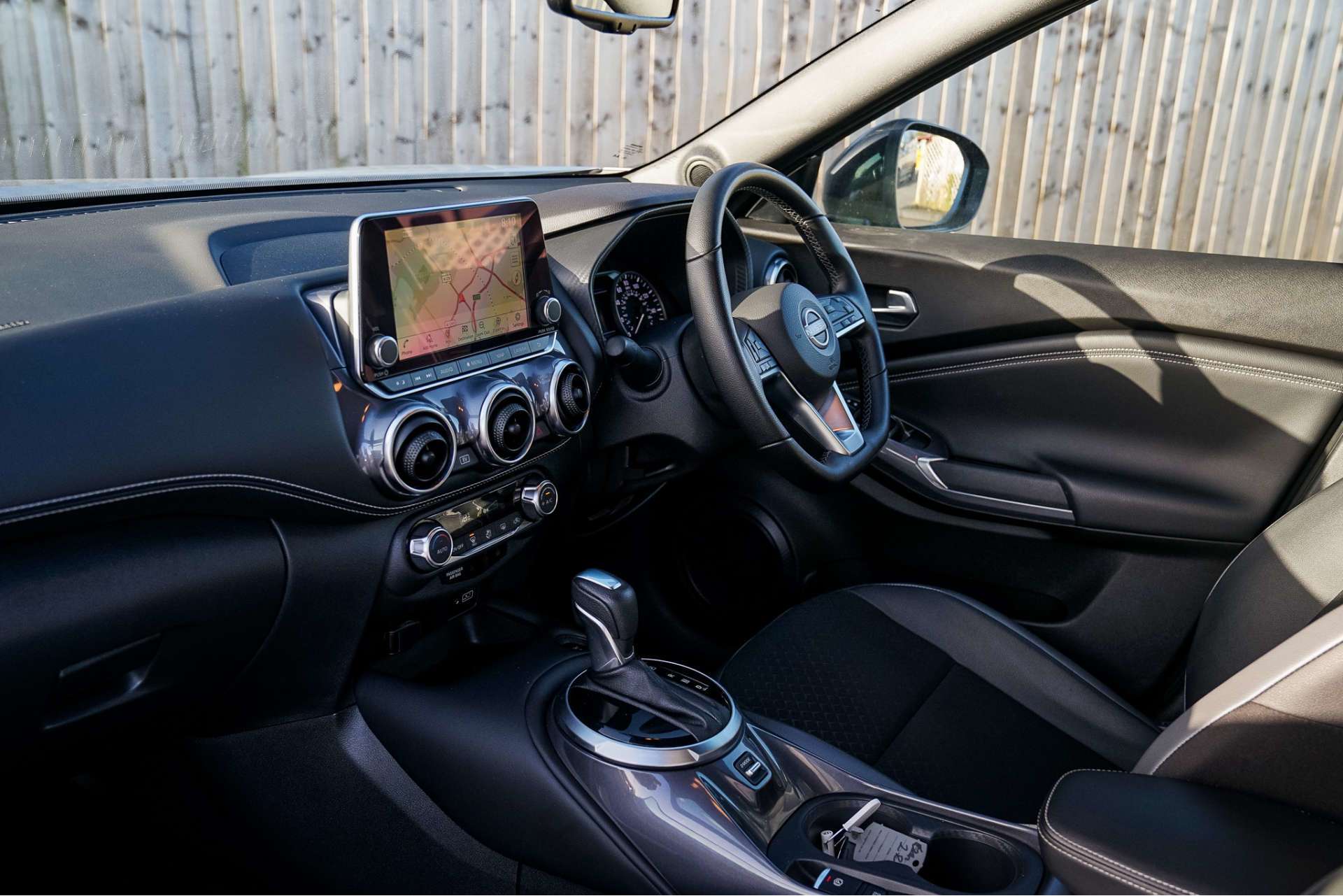 NISSAN JUKE 1.6 Juke N-Connecta HEV CVT 5dr For Sale