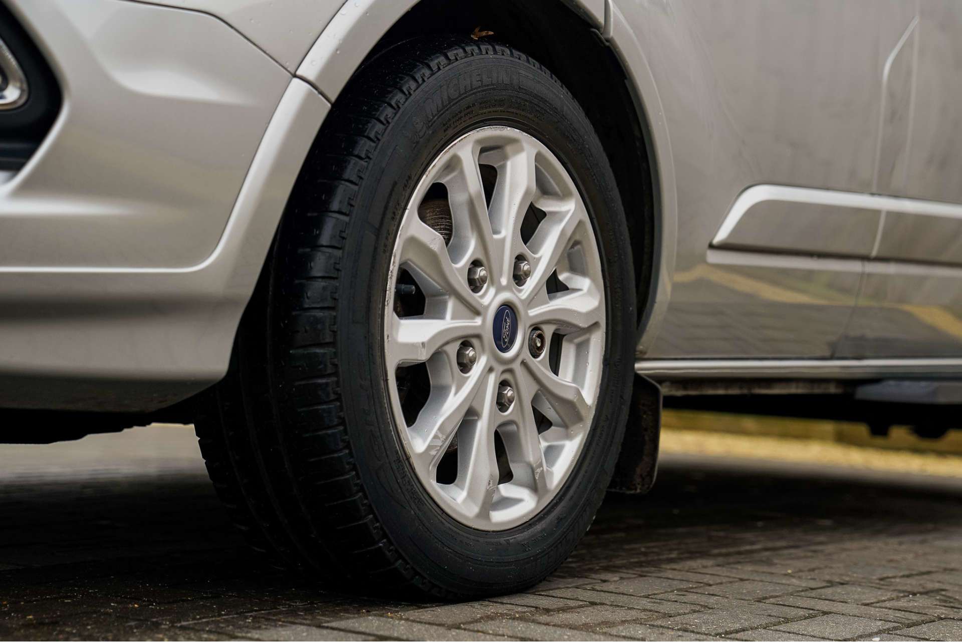 FORD TOURNEO CUSTOM 2.0 Tourneo Custom 320 Titanium EcoBlue Auto 4dr For Sale