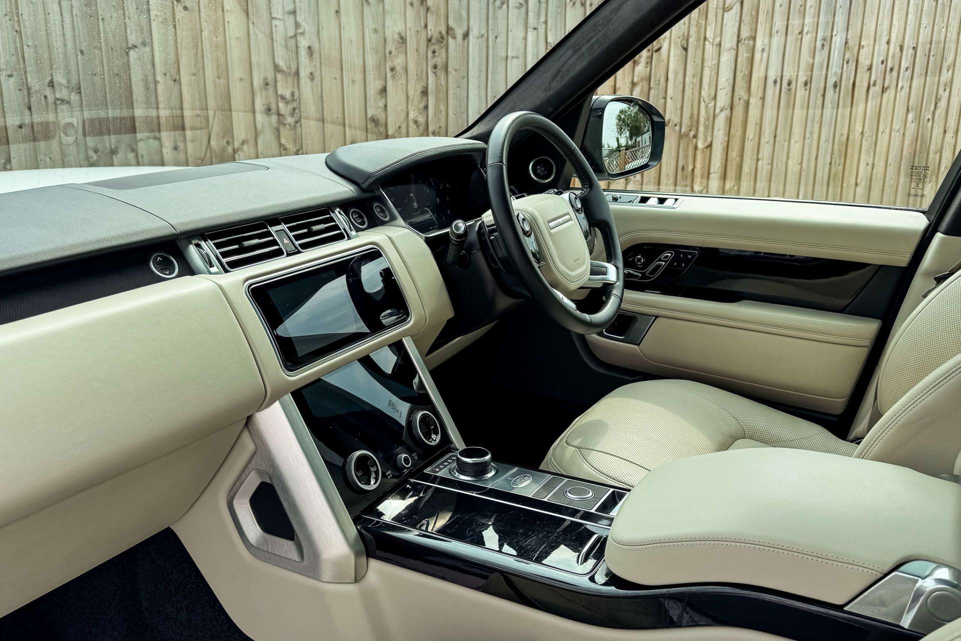 LAND ROVER RANGE ROVER 3.0 Range Rover Westminister Black D MHEV Auto 4WD 5dr For Sale