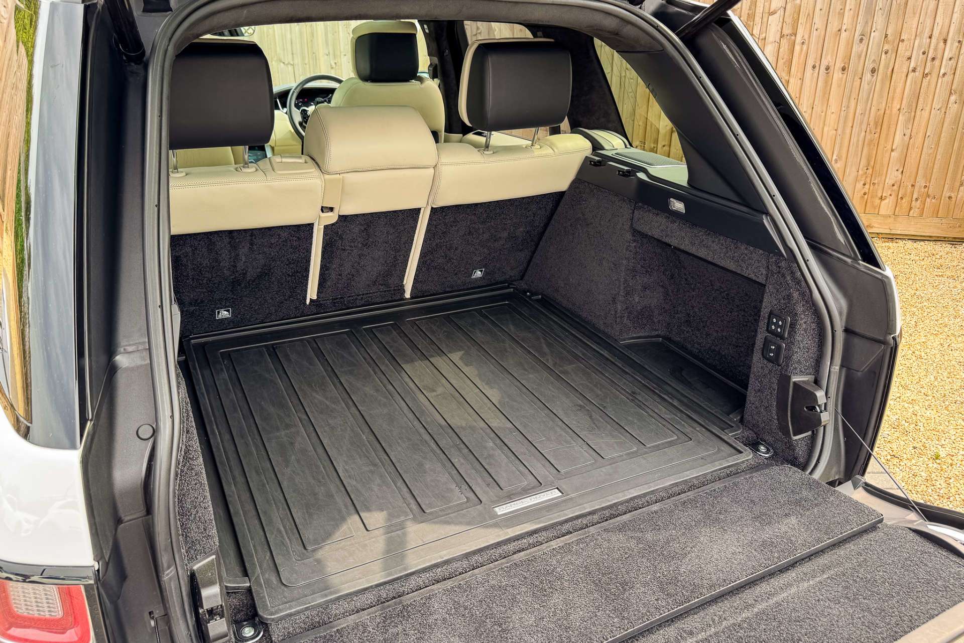 LAND ROVER RANGE ROVER 3.0 Range Rover Westminister Black D MHEV Auto 4WD 5dr For Sale