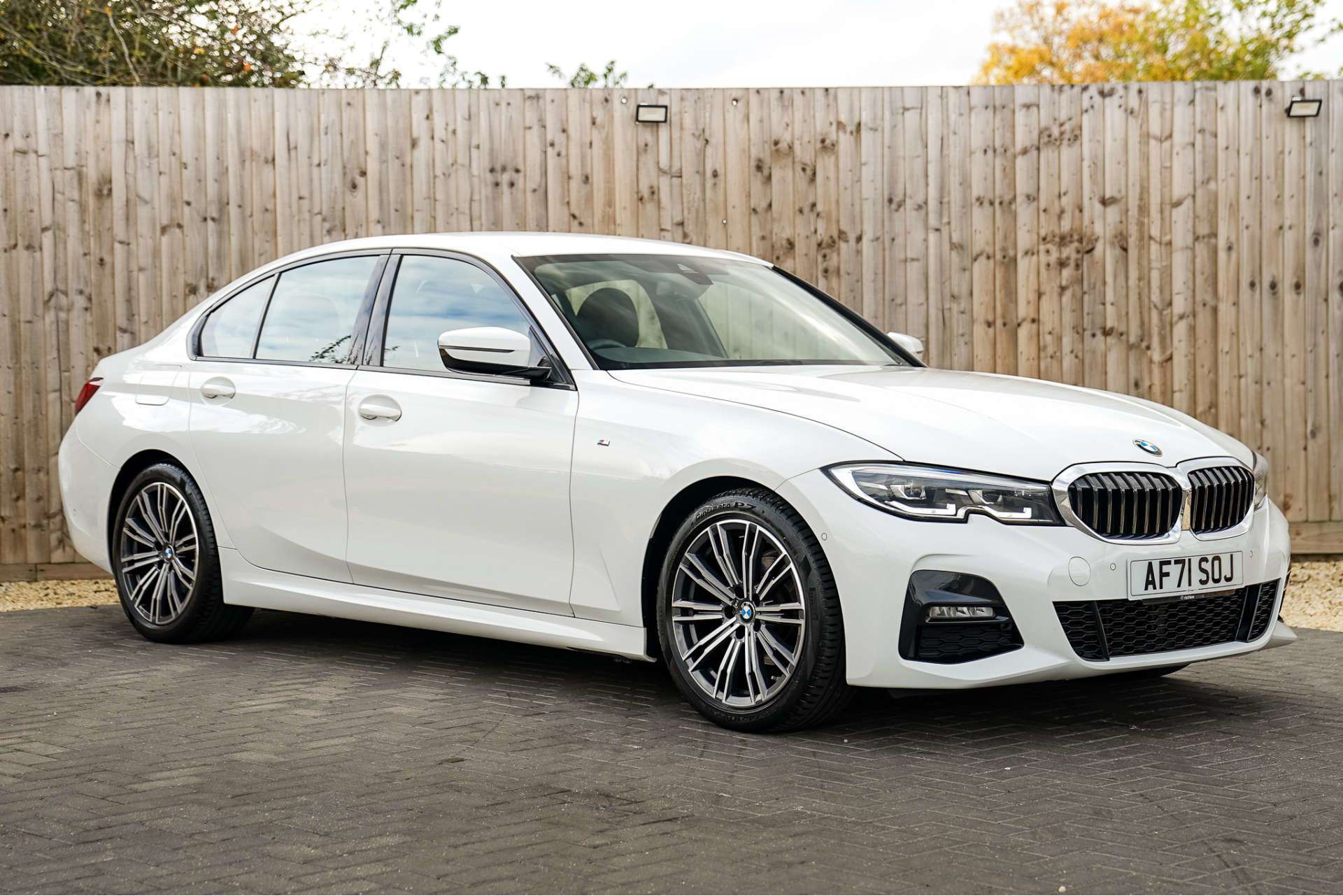 BMW 3 SERIES 2.0 318i M Sport Auto 4dr For Sale