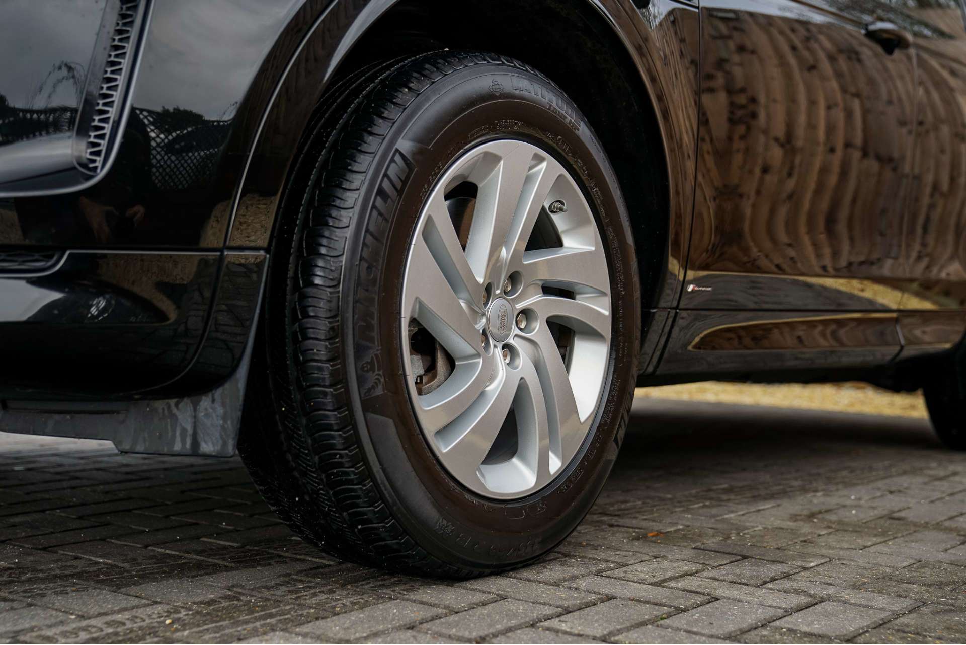 LAND ROVER DISCOVERY SPORT 2.0 Discovery Sport R-Dynamic S D Auto 4WD 5dr For Sale