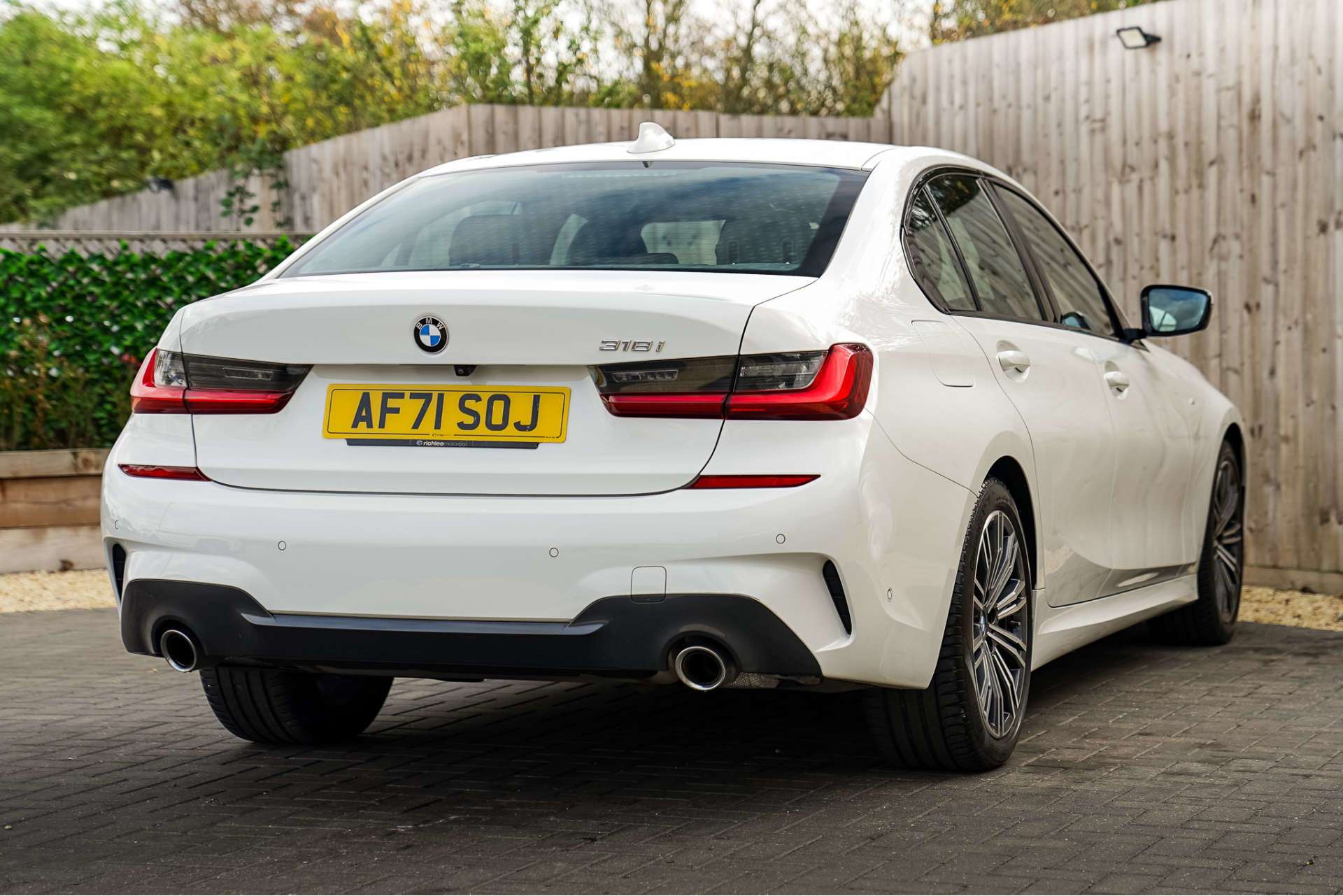 BMW 3 SERIES 2.0 318i M Sport Auto 4dr For Sale