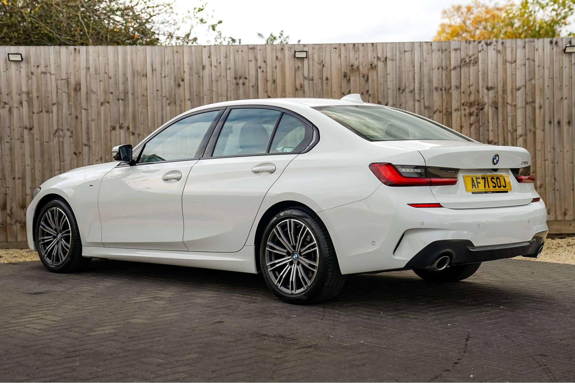 BMW 3 SERIES 2.0 318i M Sport Auto 4dr For Sale