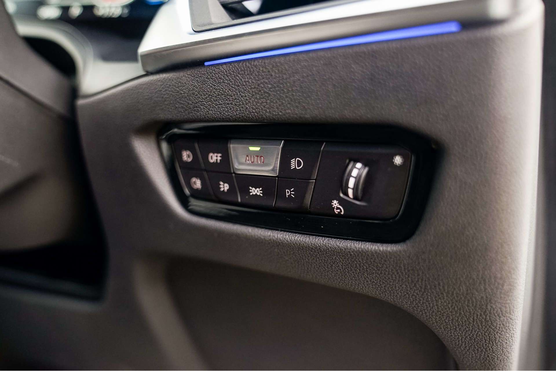 BMW 3 SERIES 2.0 318i M Sport Auto 4dr For Sale