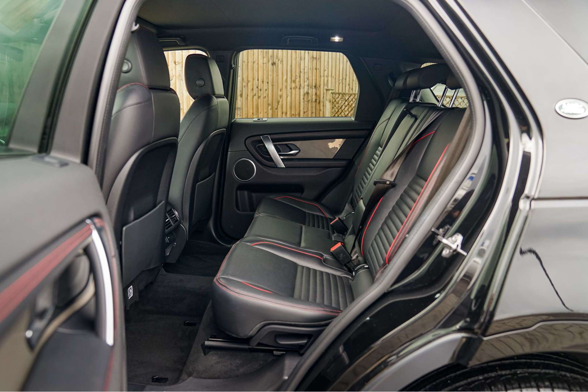 LAND ROVER DISCOVERY SPORT 2.0 Discovery Sport R-Dynamic S D Auto 4WD 5dr For Sale