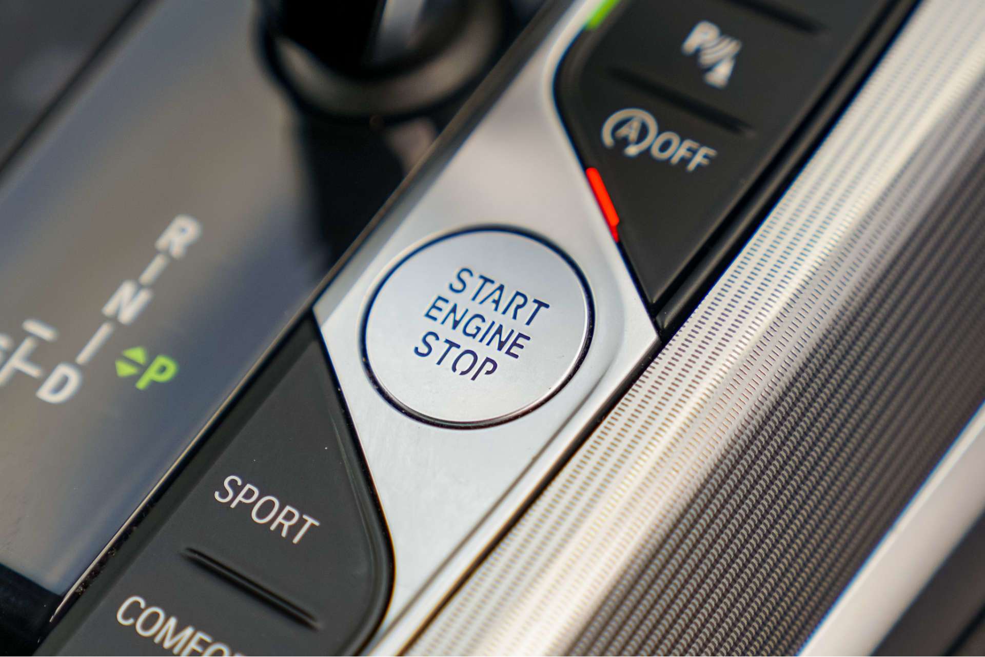 BMW 3 SERIES 2.0 318i M Sport Auto 4dr For Sale