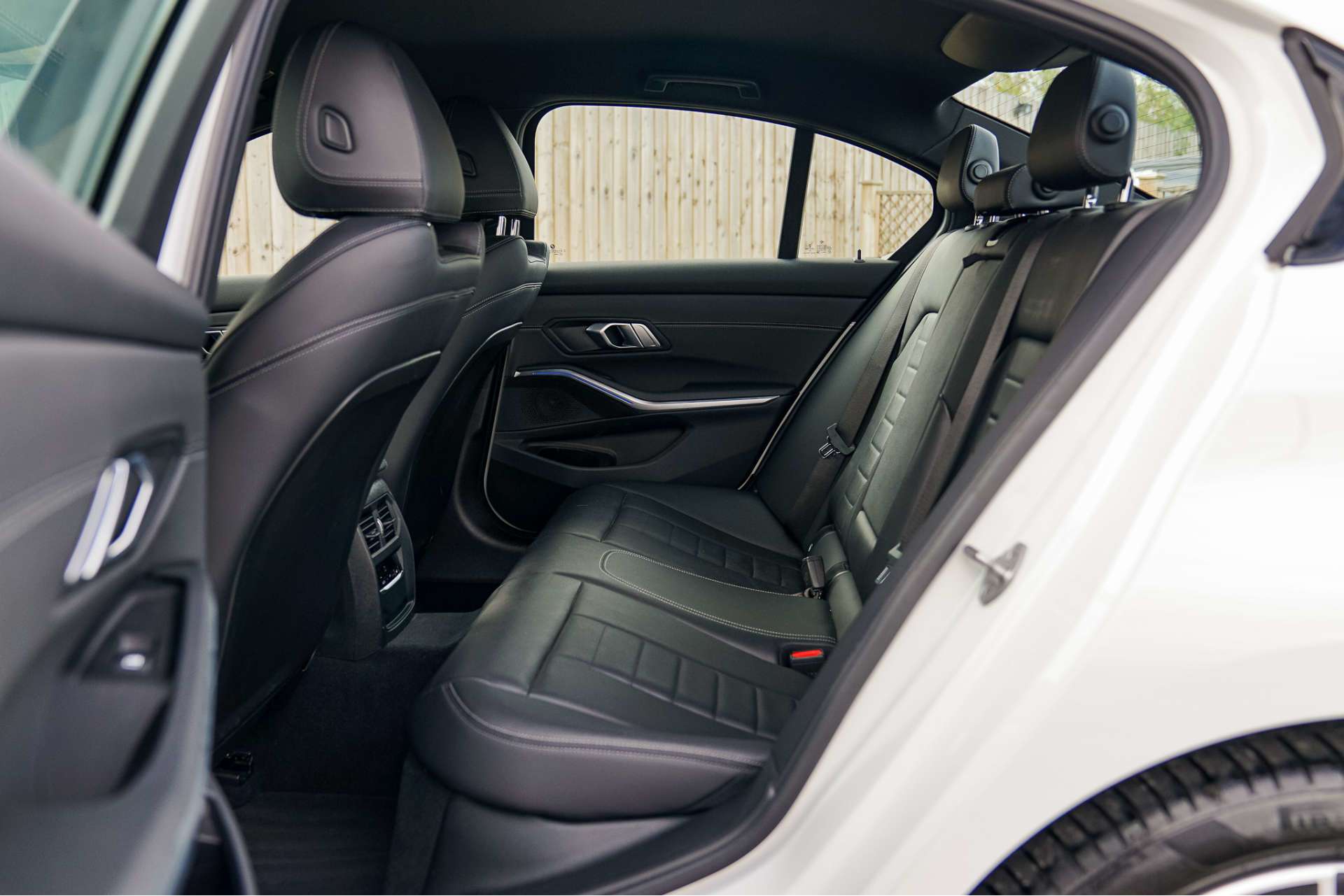 BMW 3 SERIES 2.0 318i M Sport Auto 4dr For Sale