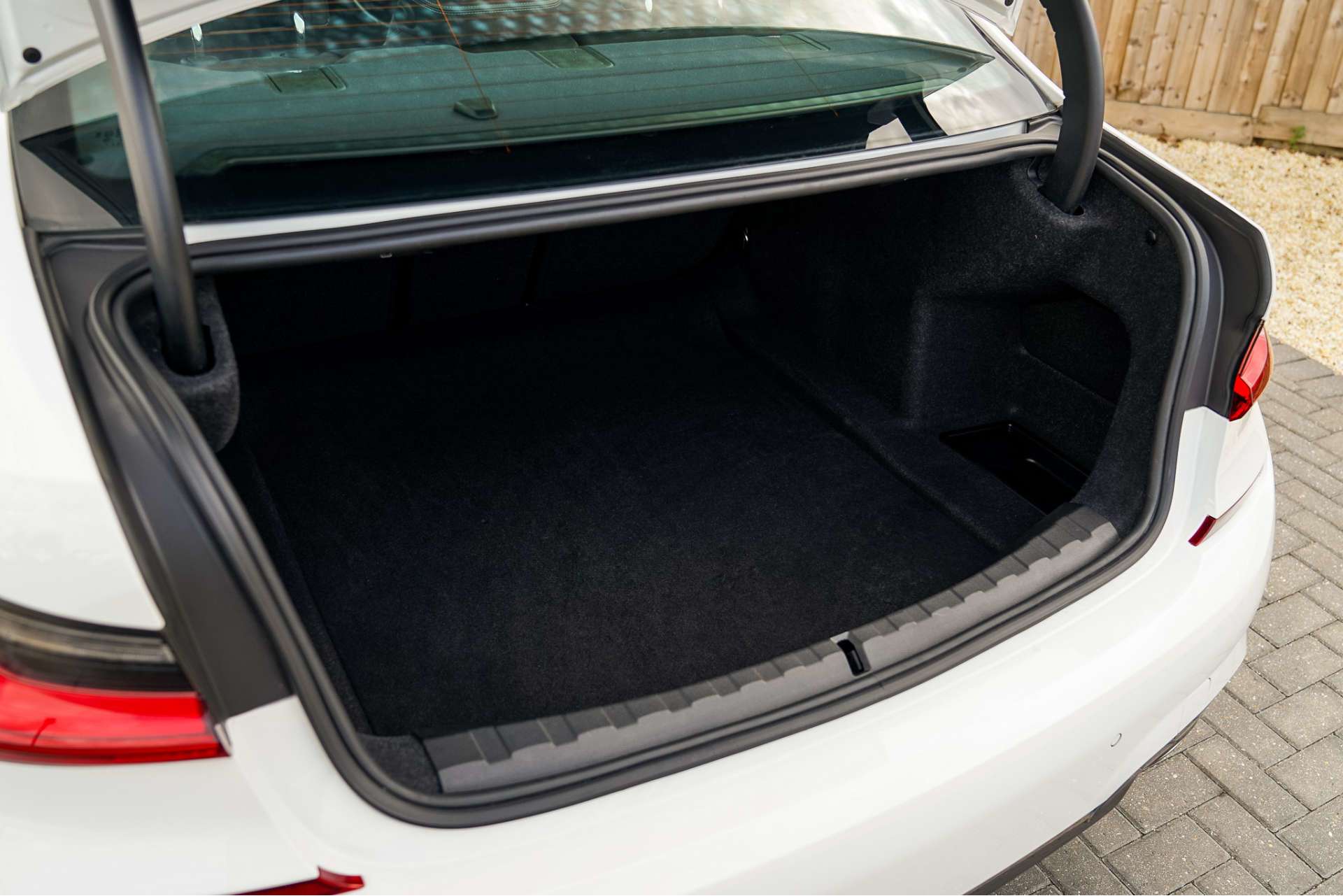 BMW 3 SERIES 2.0 318i M Sport Auto 4dr For Sale