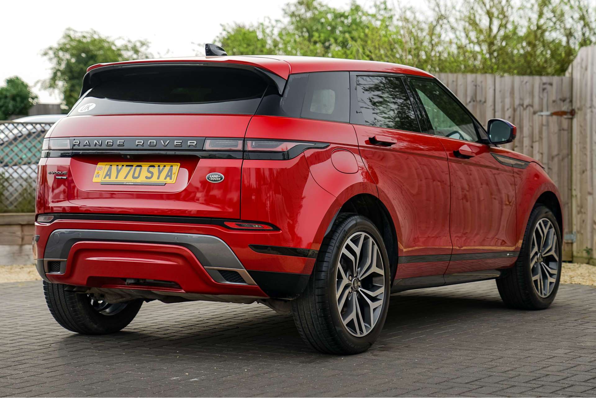 LAND ROVER RANGE ROVER EVOQUE 2.0 Range Rover Evoque R-Dynamic HSE D Auto 4WD 5dr For Sale