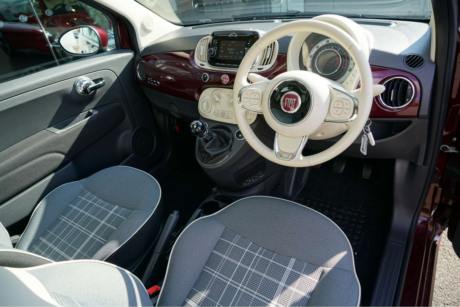 FIAT 500 1.2 LOUNGE 3dr For Sale