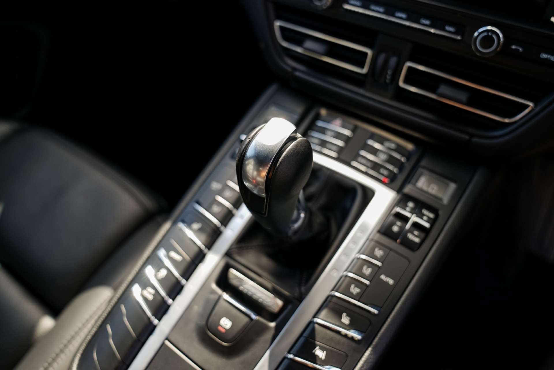 PORSCHE Macan 2.0 Macan Semi-Auto 4WD 5dr For Sale