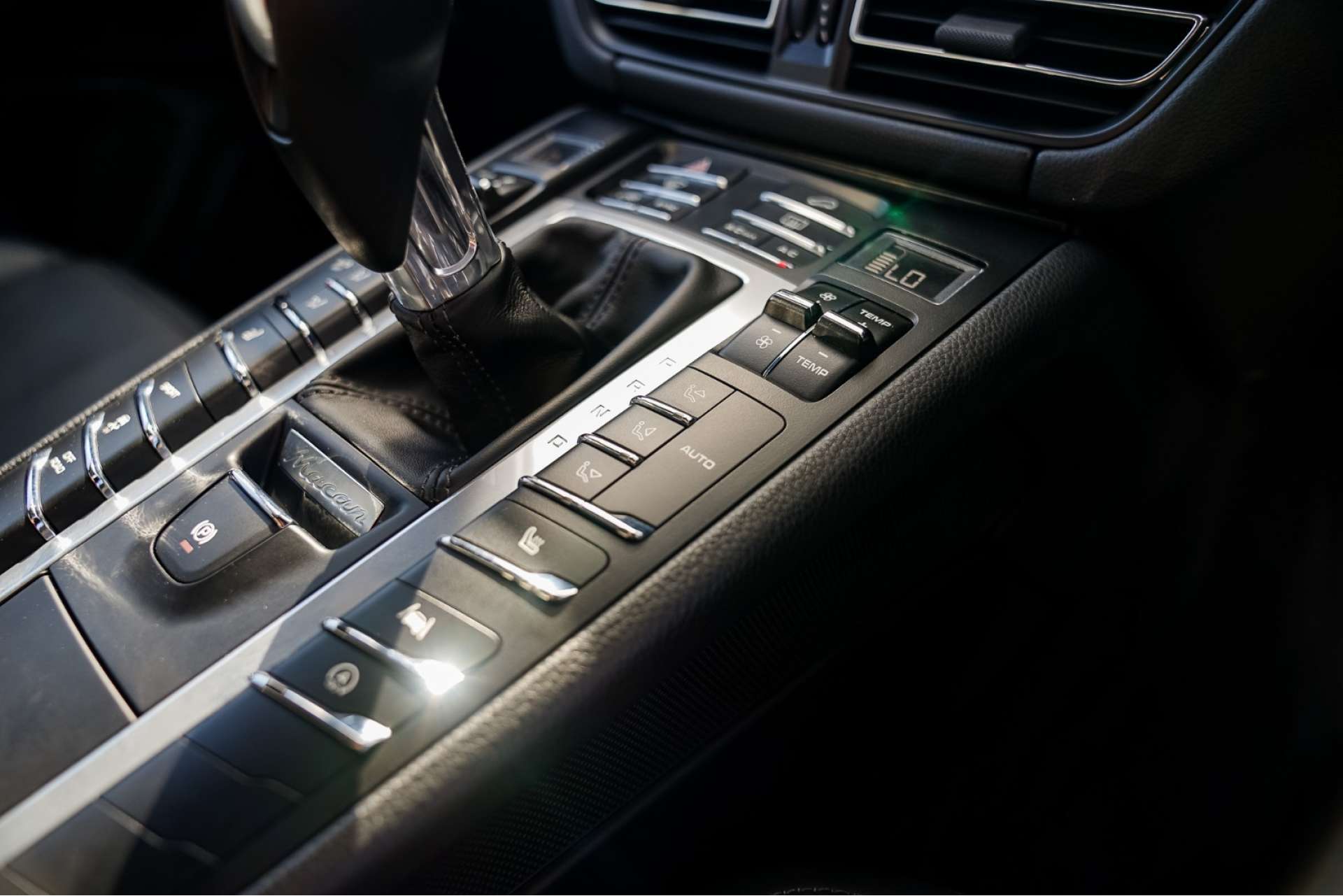 PORSCHE Macan 2.0 Macan Semi-Auto 4WD 5dr For Sale