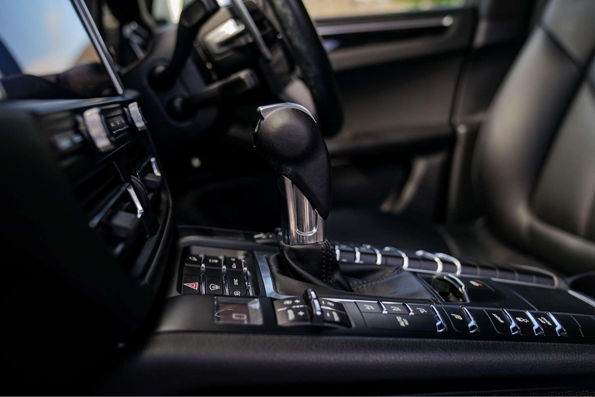 PORSCHE Macan 2.0 Macan Semi-Auto 4WD 5dr For Sale