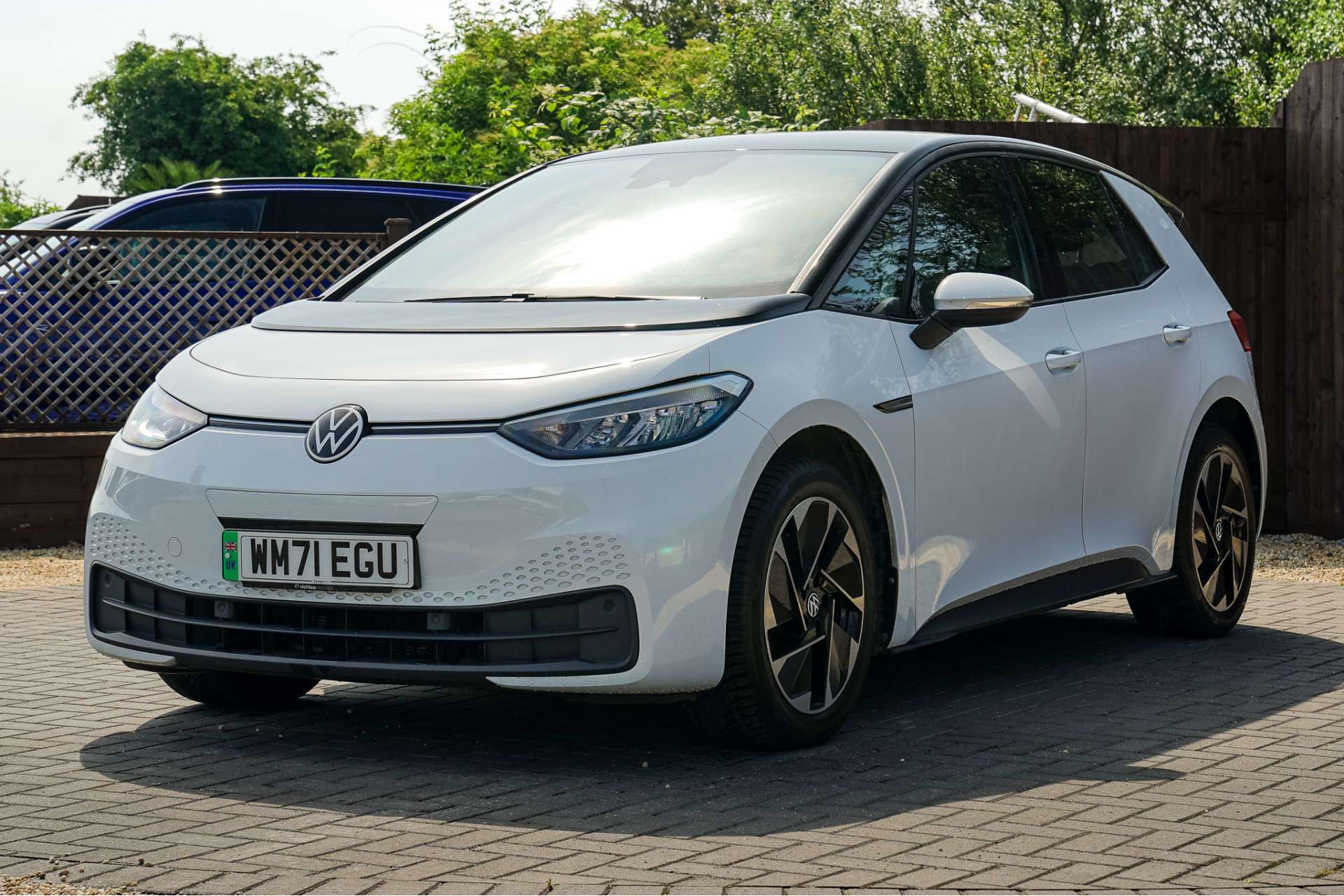 VOLKSWAGEN ID.3 Pro 58kWh Life Hatchback 5dr Electric Auto (145 ps) For Sale