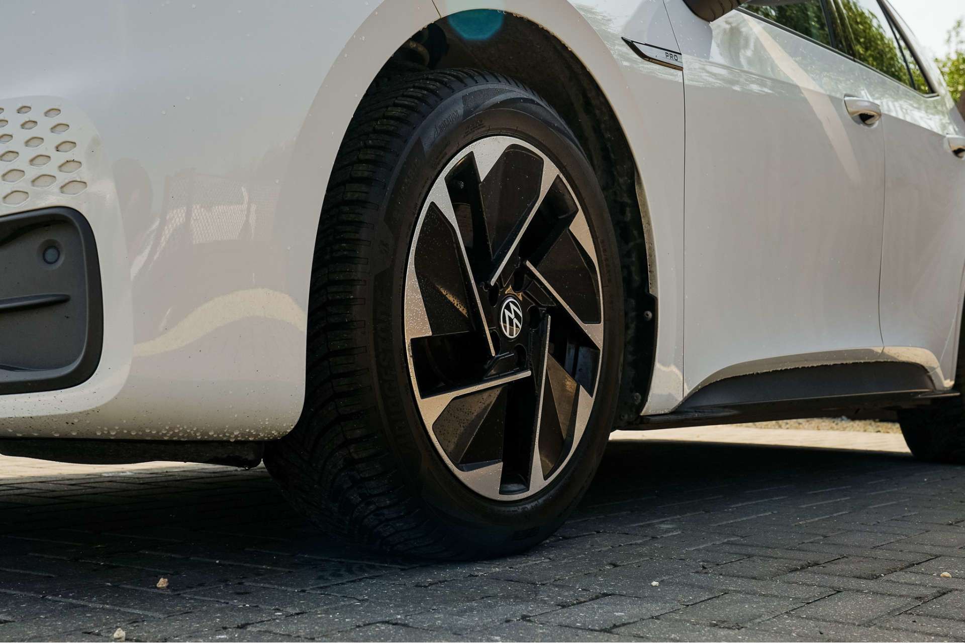 VOLKSWAGEN ID.3 Pro 58kWh Life Hatchback 5dr Electric Auto (145 ps) For Sale