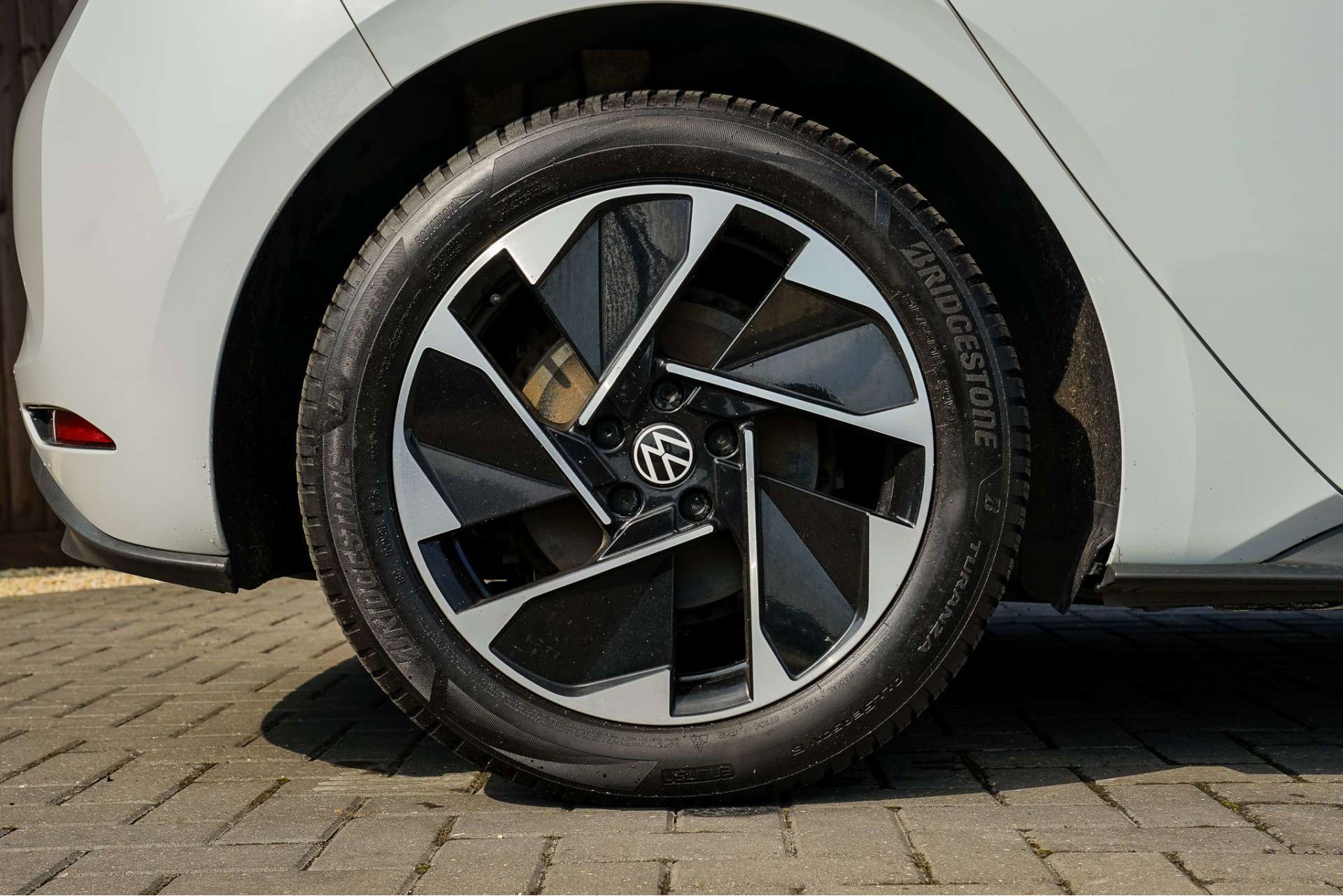 VOLKSWAGEN ID.3 Pro 58kWh Life Hatchback 5dr Electric Auto (145 ps) For Sale
