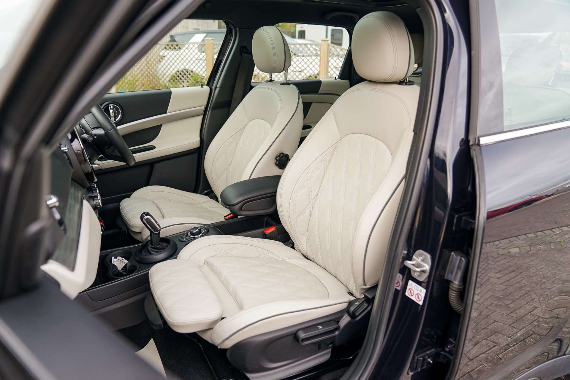 MINI COUNTRYMAN 1.5 Countryman Cooper Exclusive Auto 5dr For Sale